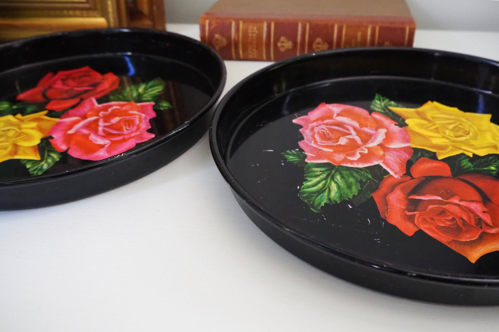 Set of two vintage trays | Vintage rose trays | Vintage floral metal serving tray | Retro trays