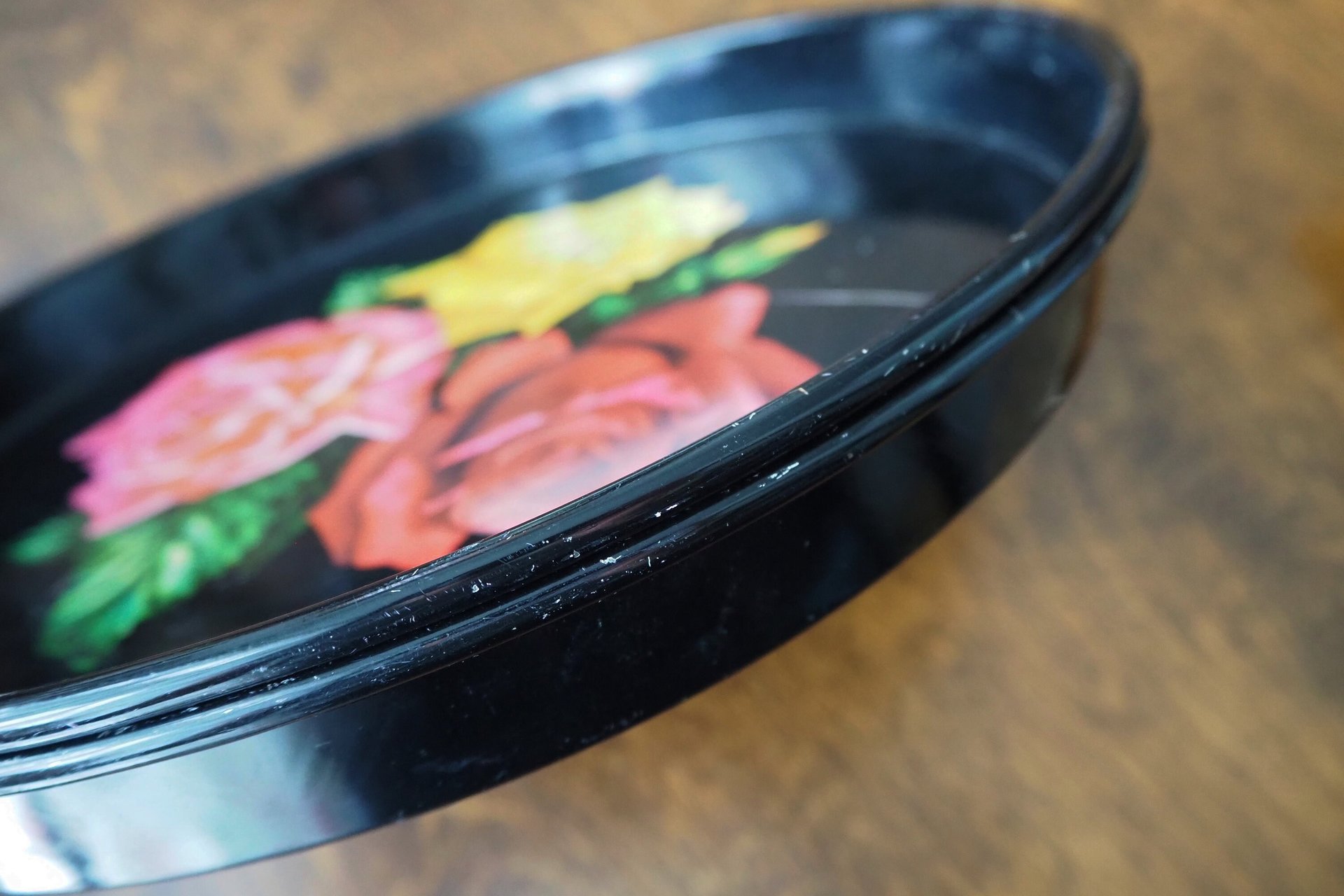 Set of two vintage trays | Vintage rose trays | Vintage floral metal serving tray | Retro trays
