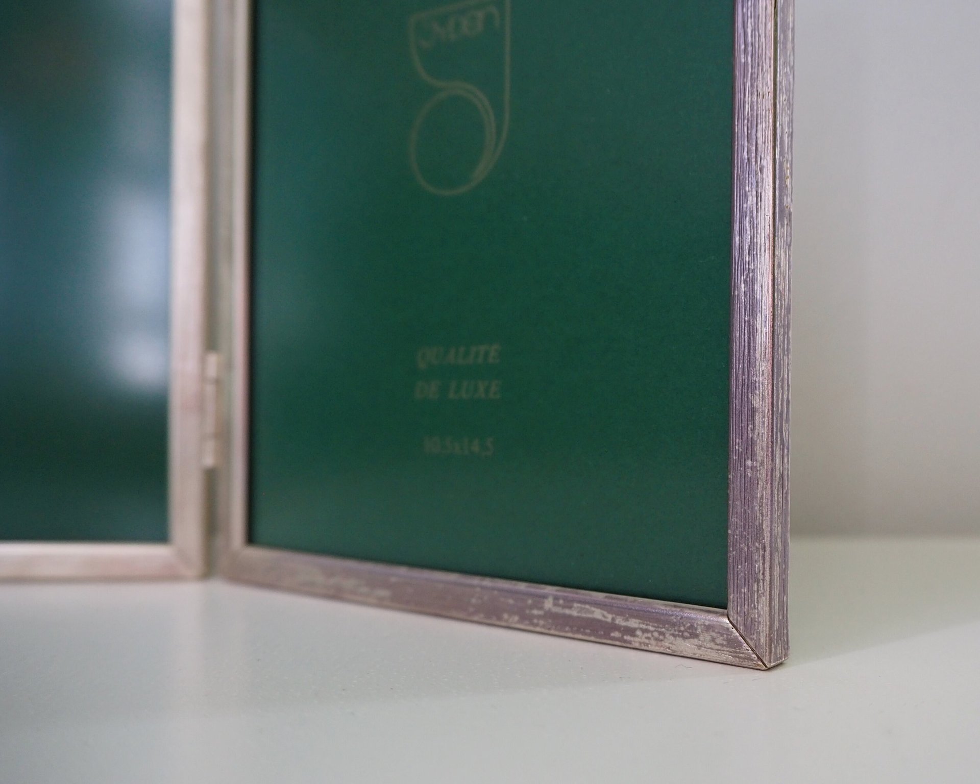 Vintage triple picture frame | Vintage silver plated photo frame | Jyden triple photo frame | Vintage hinged picture frame