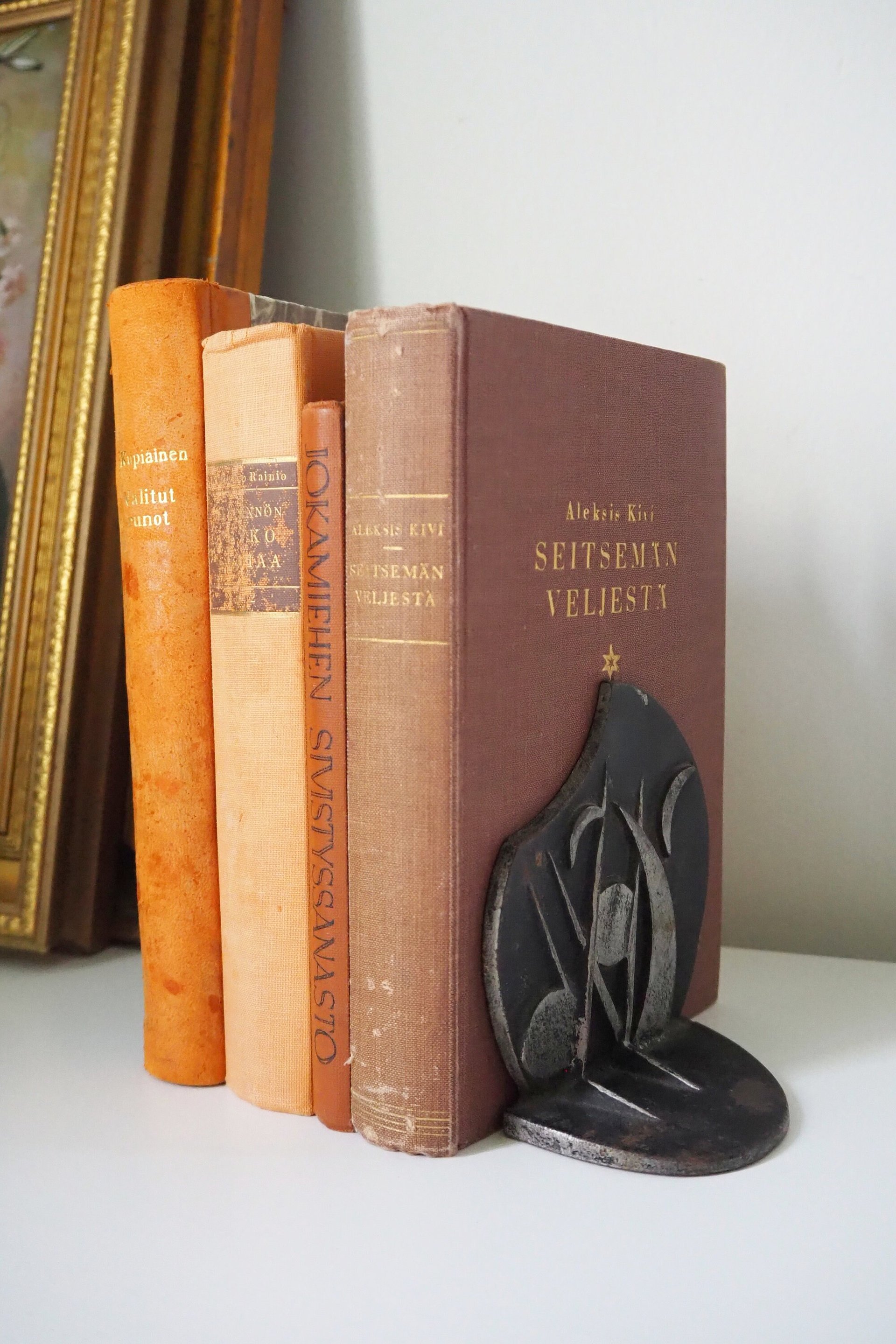 Vintage bookends | Vintage cast iron bookends | Pair of black bookends | Vintage bookends moon