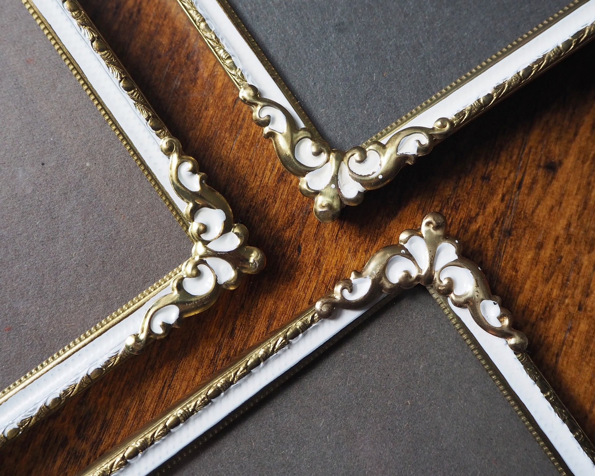 Set of three vintage photo frames | Set of three matching vintage frames | Vintage brass picture frames | Brass and white frames