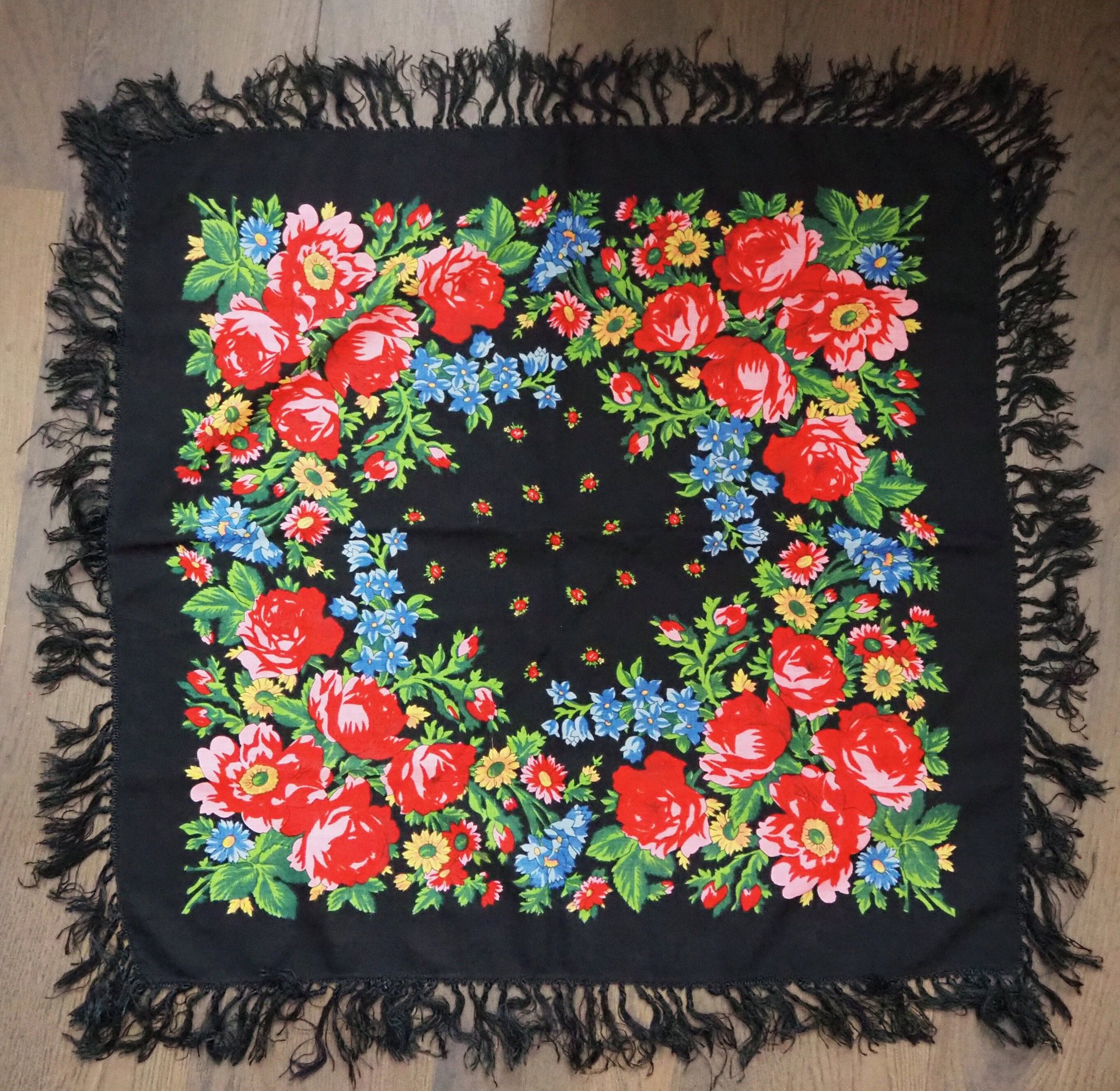 Vintage floral scarf | Floral scarf with a fringe | Vintage wool scarf | Vintage wool shawl | Russian floral scarf