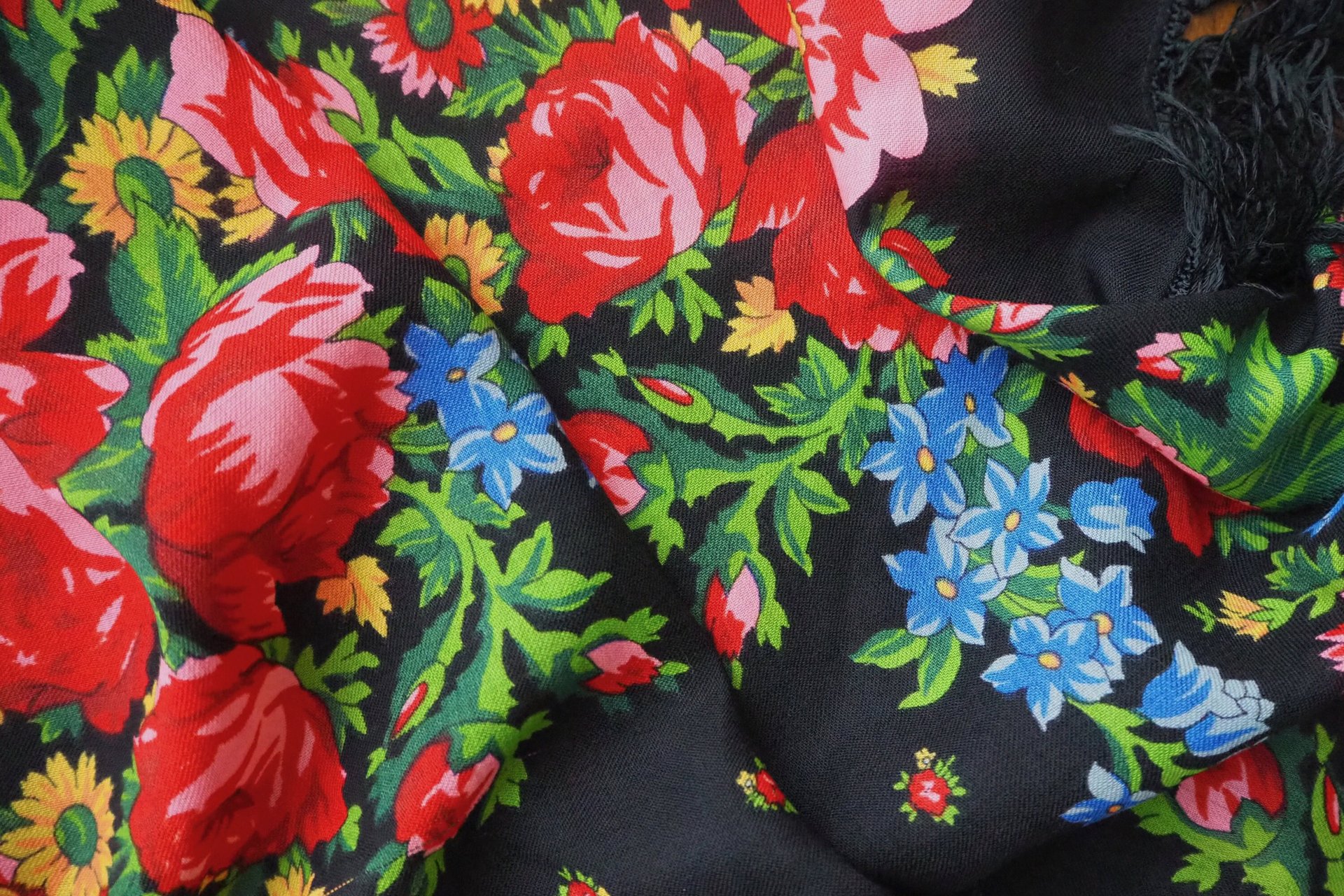 Vintage floral scarf | Floral scarf with a fringe | Vintage wool scarf | Vintage wool shawl | Russian floral scarf