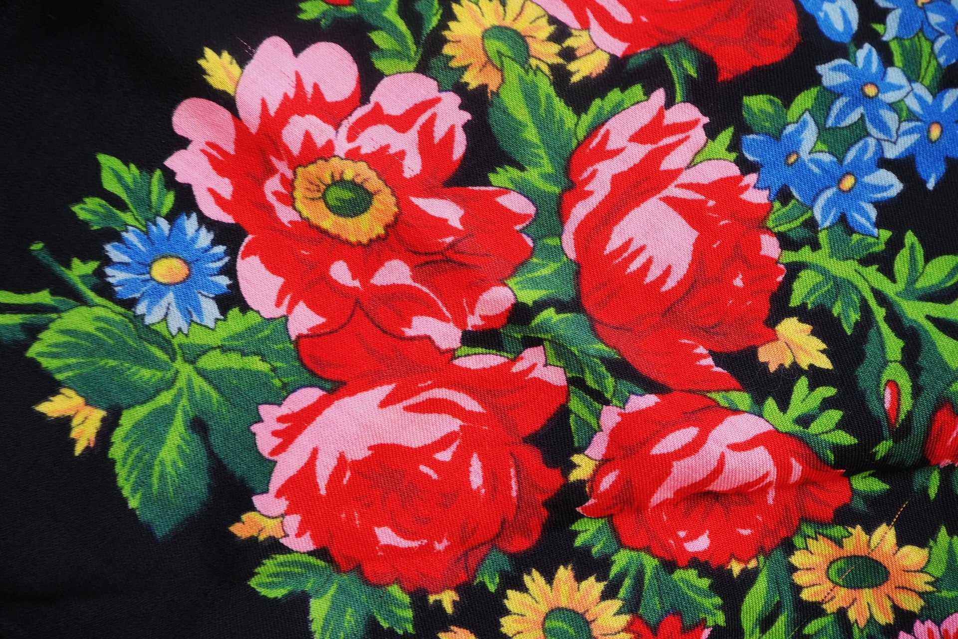 Vintage floral scarf | Floral scarf with a fringe | Vintage wool scarf | Vintage wool shawl | Russian floral scarf