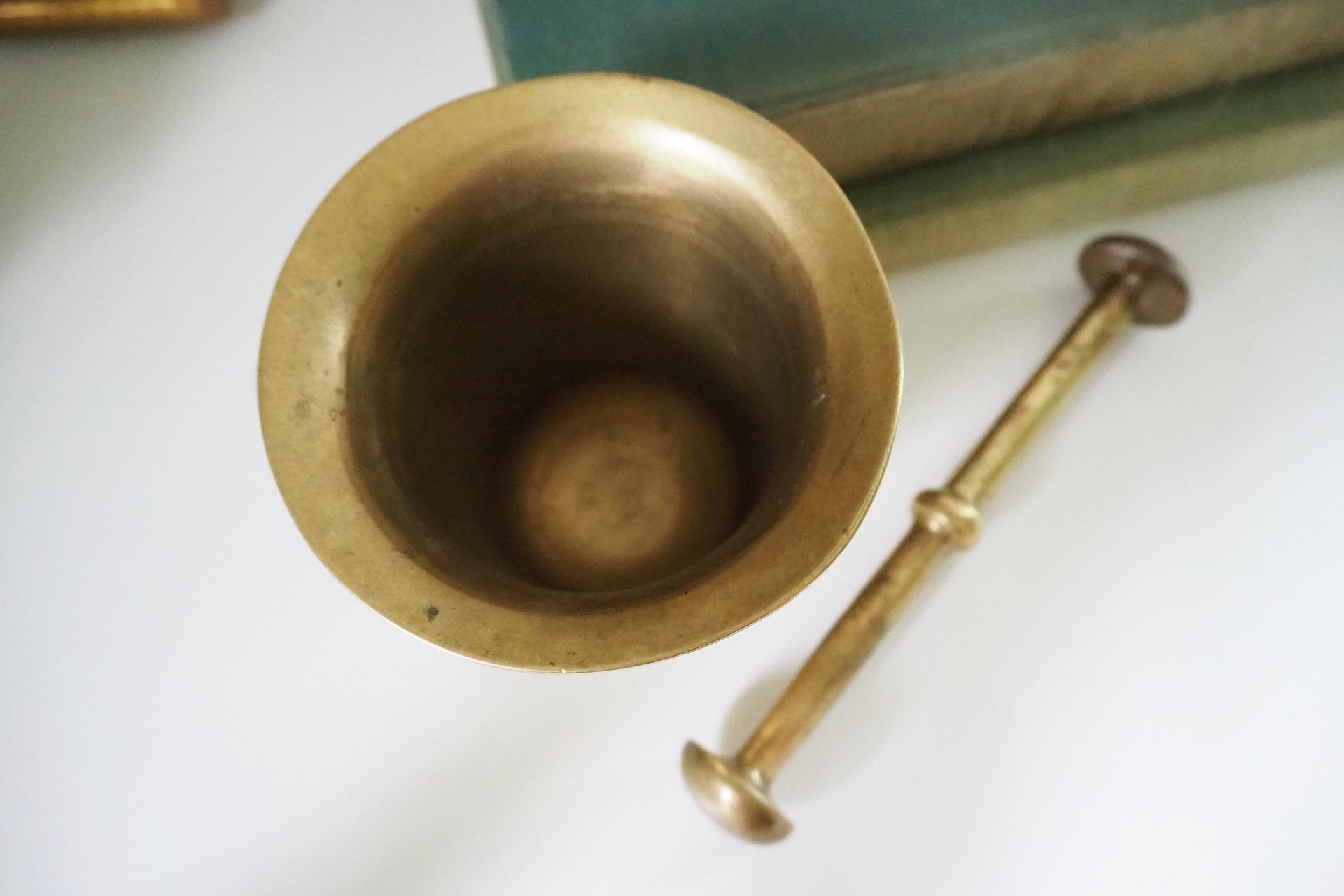 Vintage brass mortar and pestle | Heavy brass mortar | Vintage brass mortar | Brass mortar and pestle | Vintage kitchenware