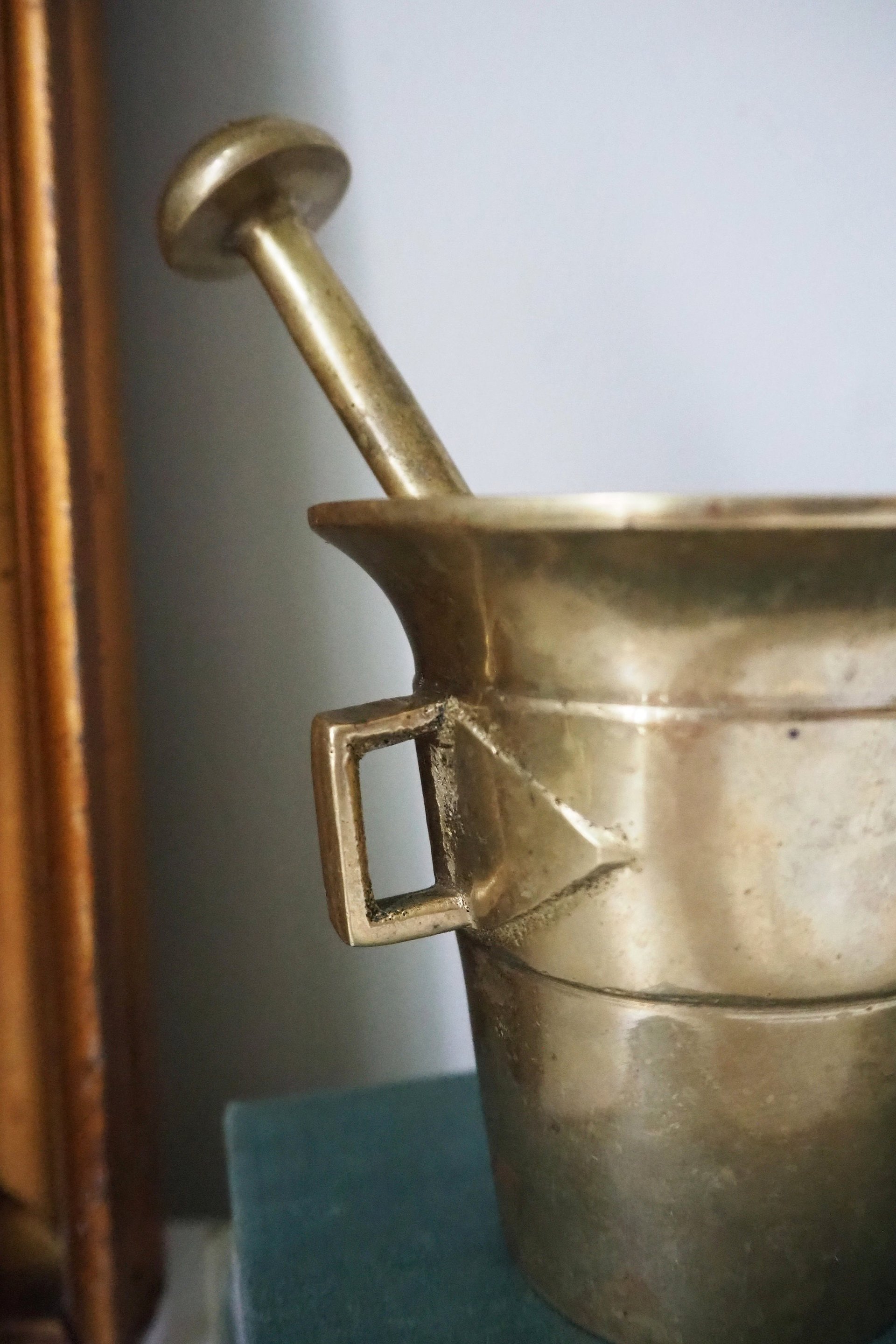 Vintage brass mortar and pestle | Heavy brass mortar | Vintage brass mortar | Brass mortar and pestle | Vintage kitchenware