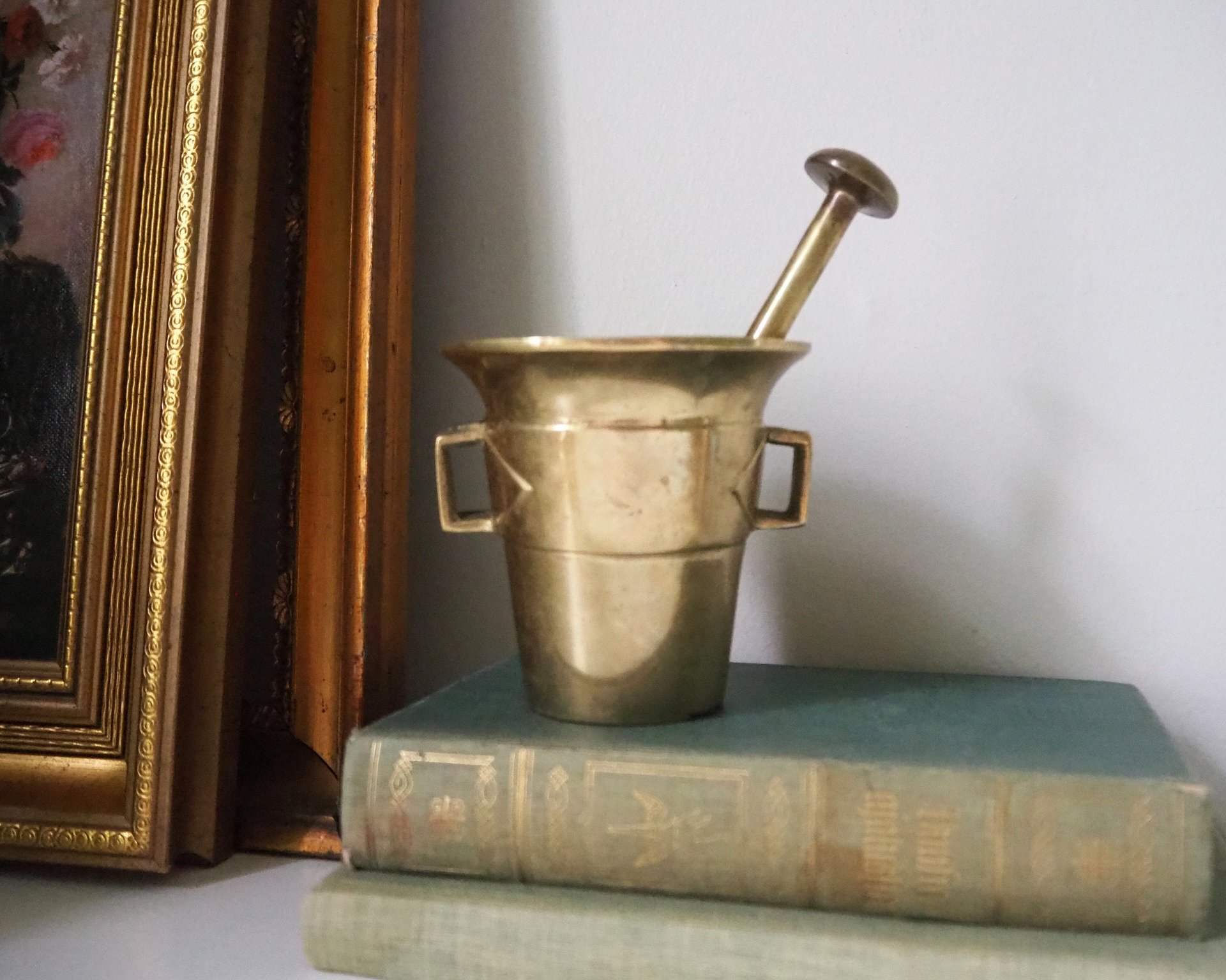 Vintage brass mortar and pestle | Heavy brass mortar | Vintage brass mortar | Brass mortar and pestle | Vintage kitchenware