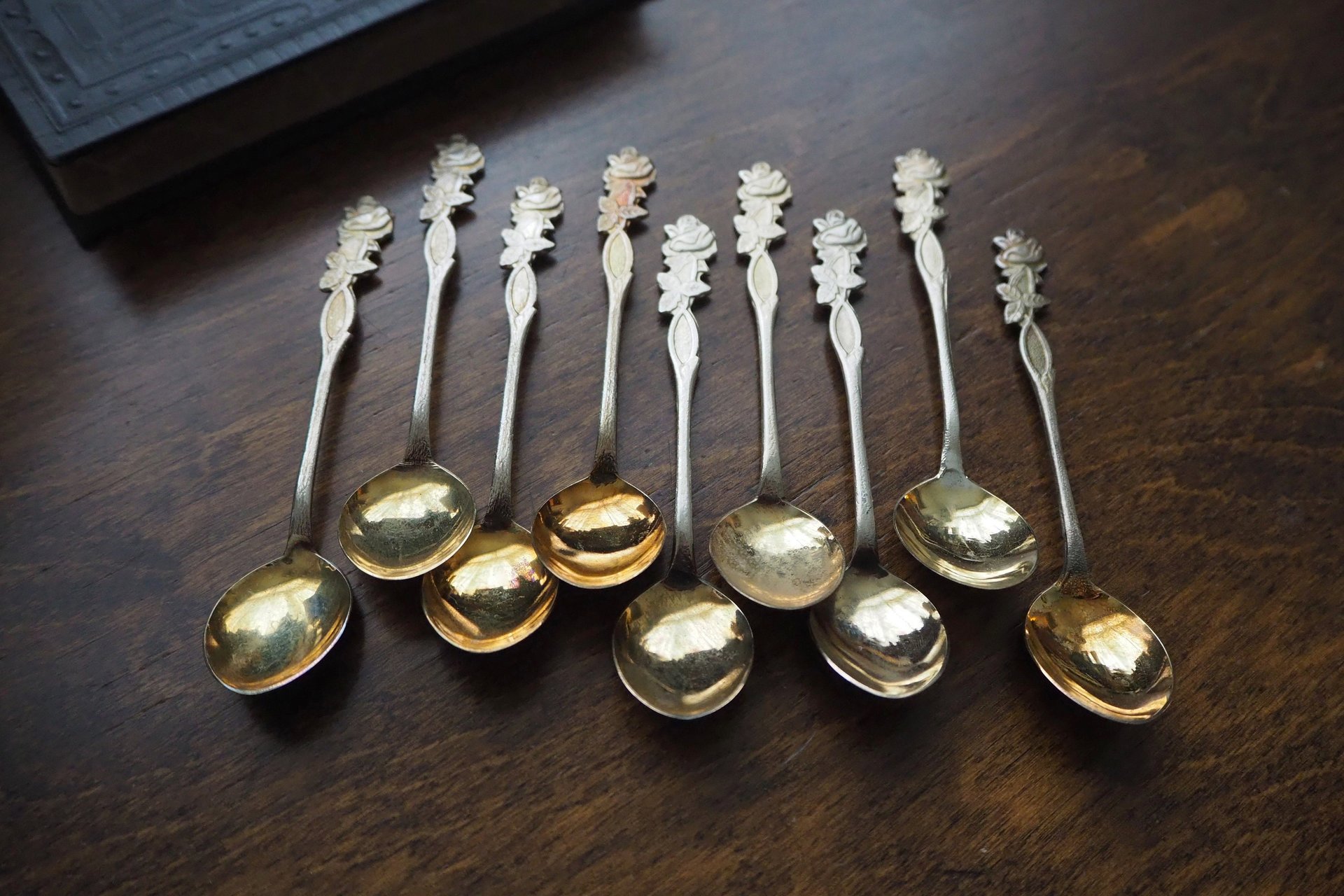Set of nine vintage teaspoons | Vintage alpacca silver teaspoons | Mismatched teaspoons | Rose teaspoon set | Vintage alpacca teaspoons