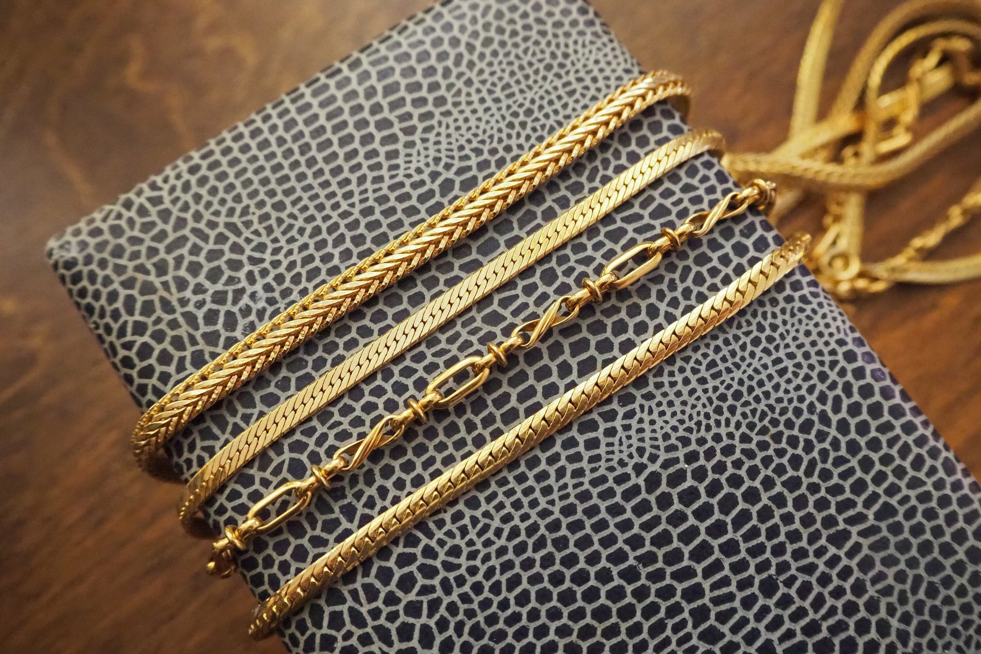 Vintage necklace | Gold tone chain | Vintage snake chain | Vintage gold chain | Mismatched necklaces