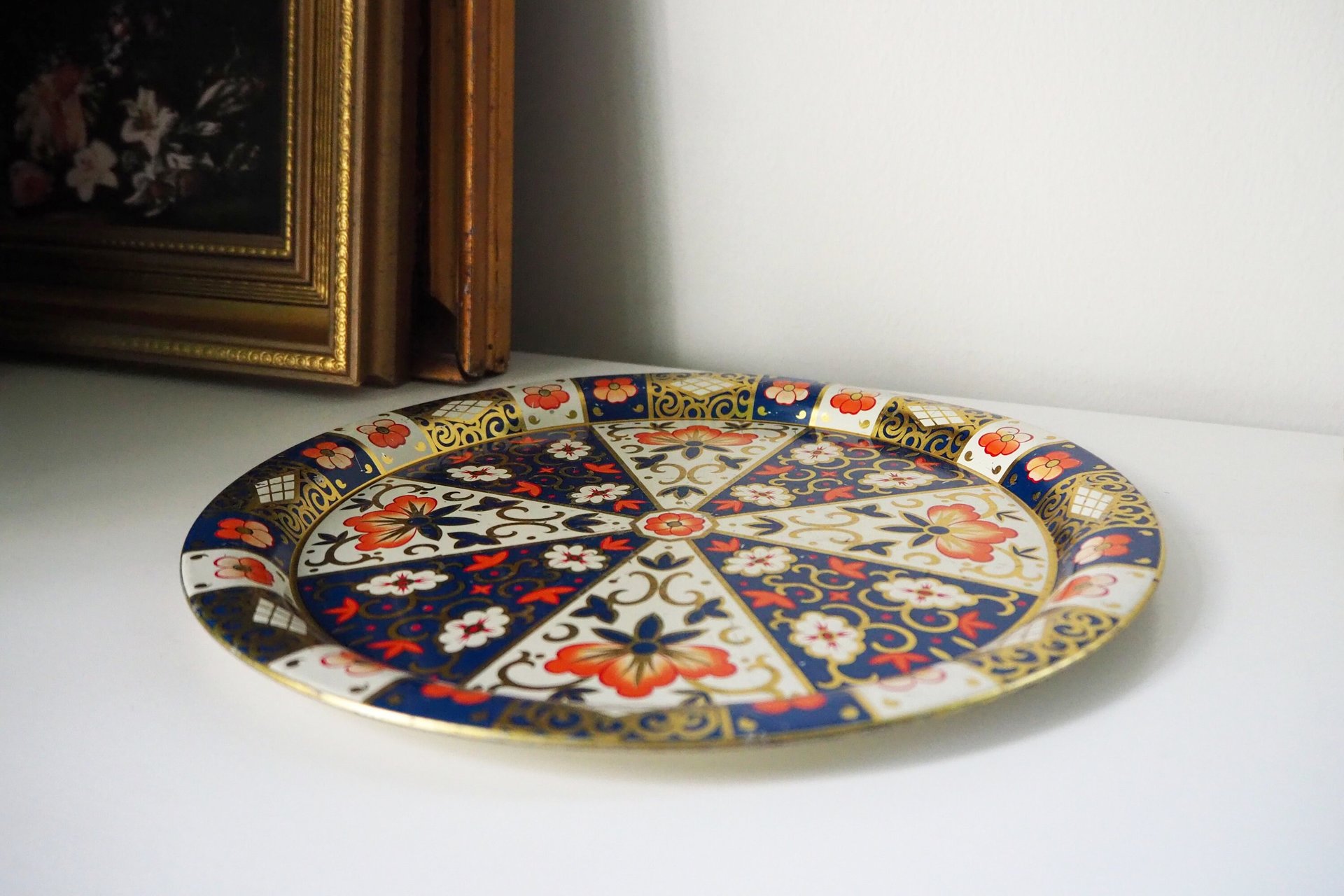 Vintage serving tray | Small vintage tin tray | Round floral tray | Retro tray | Floral vintage tray