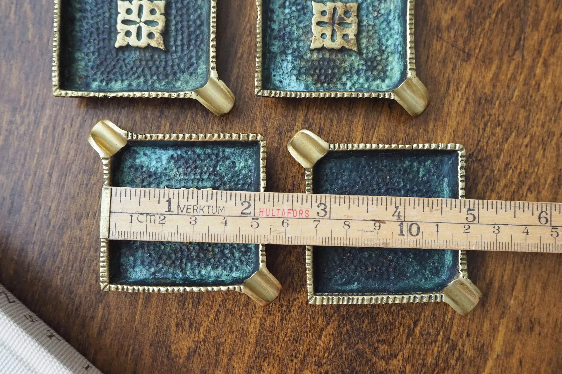 Vintage brass ashtray set | Set of four brass ashtrays | Small vintage ashtrays | Brass ashtray | Brass ashtray set