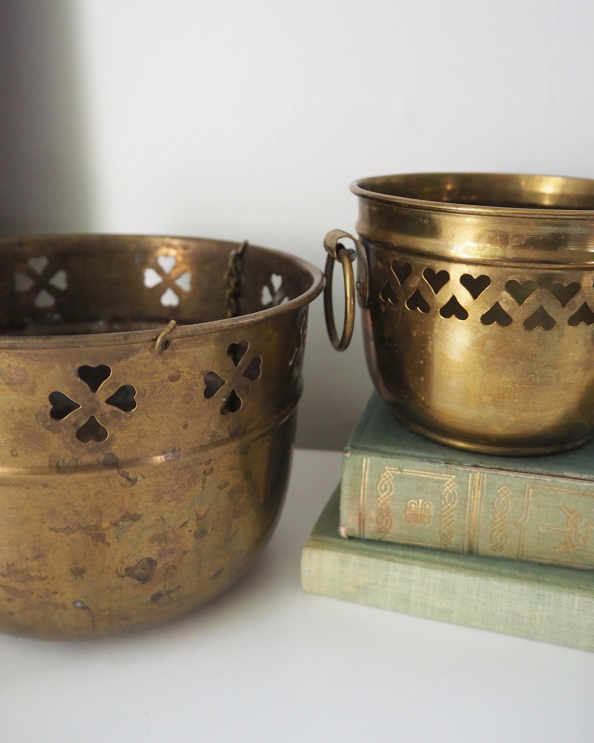 Set of two vintage planters | Heart brass planters | Vintage planters | Hanging vintage planters | Round vintage planters