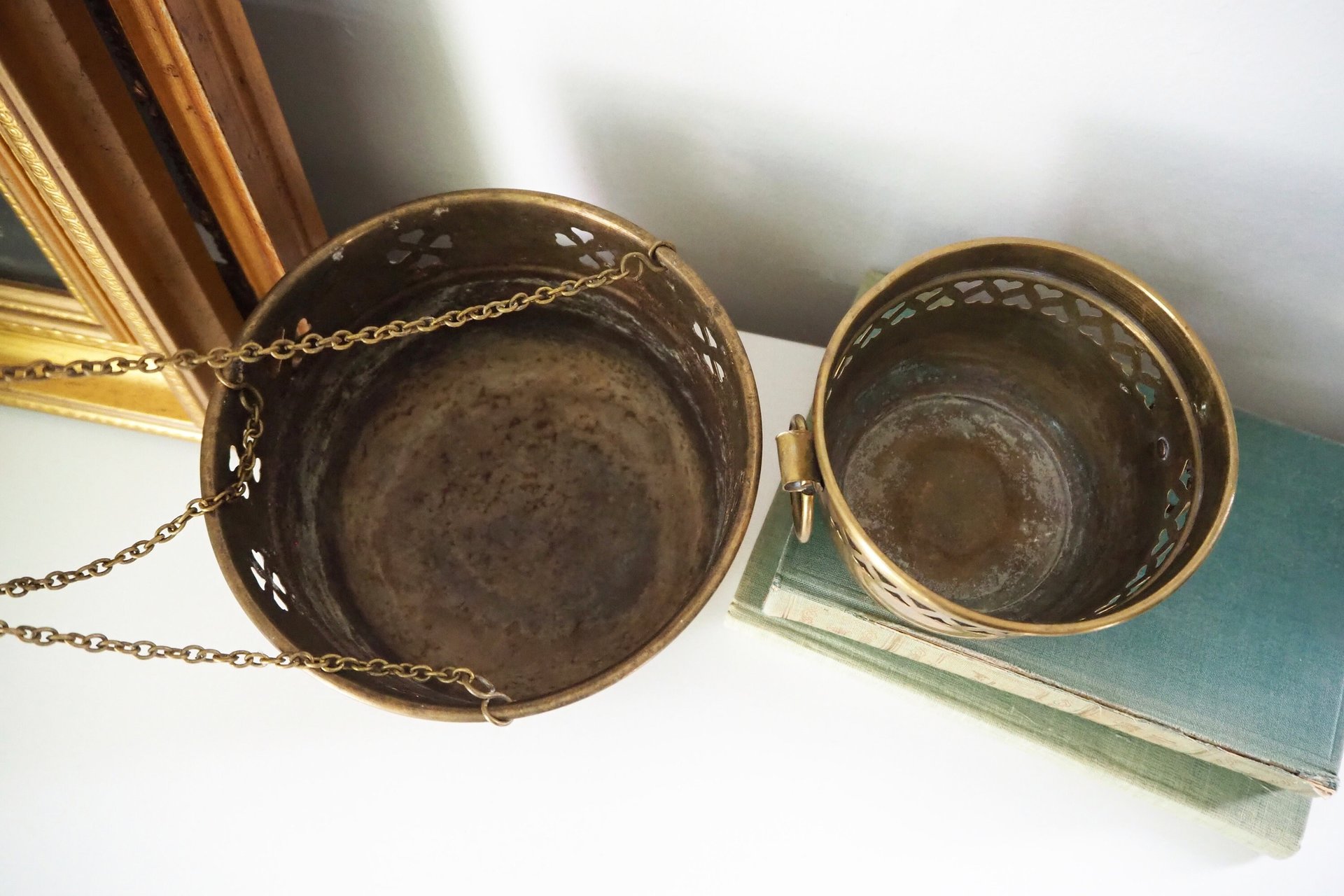 Set of two vintage planters | Heart brass planters | Vintage planters | Hanging vintage planters | Round vintage planters