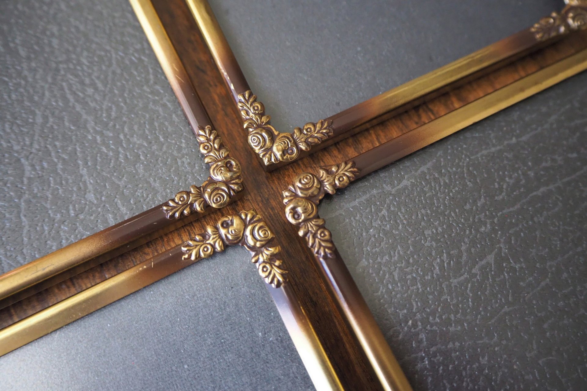 Set of four vintage photo frames | Vintage brass picture frames | Set of four floral vintage frames | Matching vintage frames