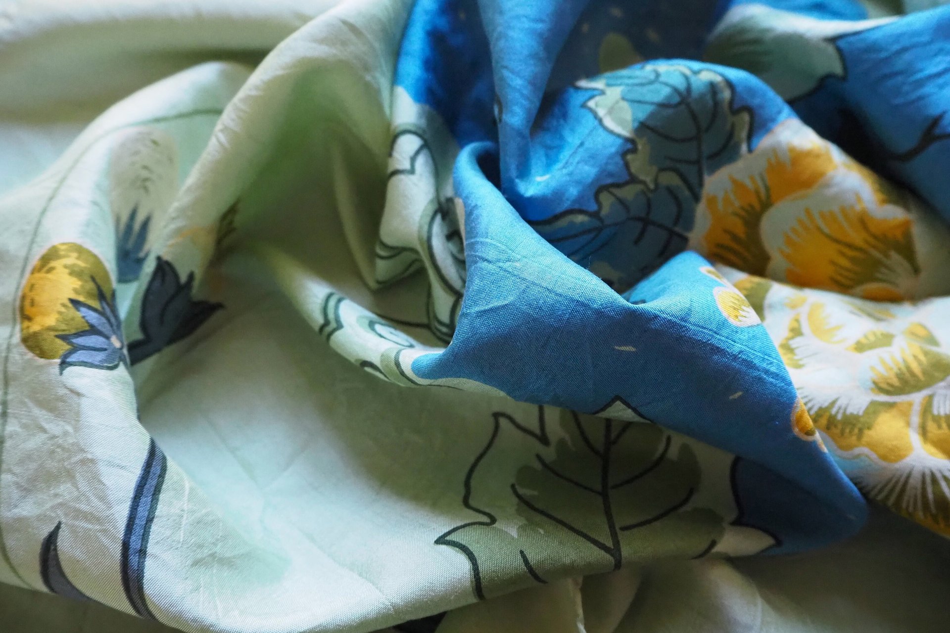 Vintage silk scarf | Floral silk scarf | Light green silk scarf | Large vintage silk scarf | Thai silk scarf | Floral silk scarf
