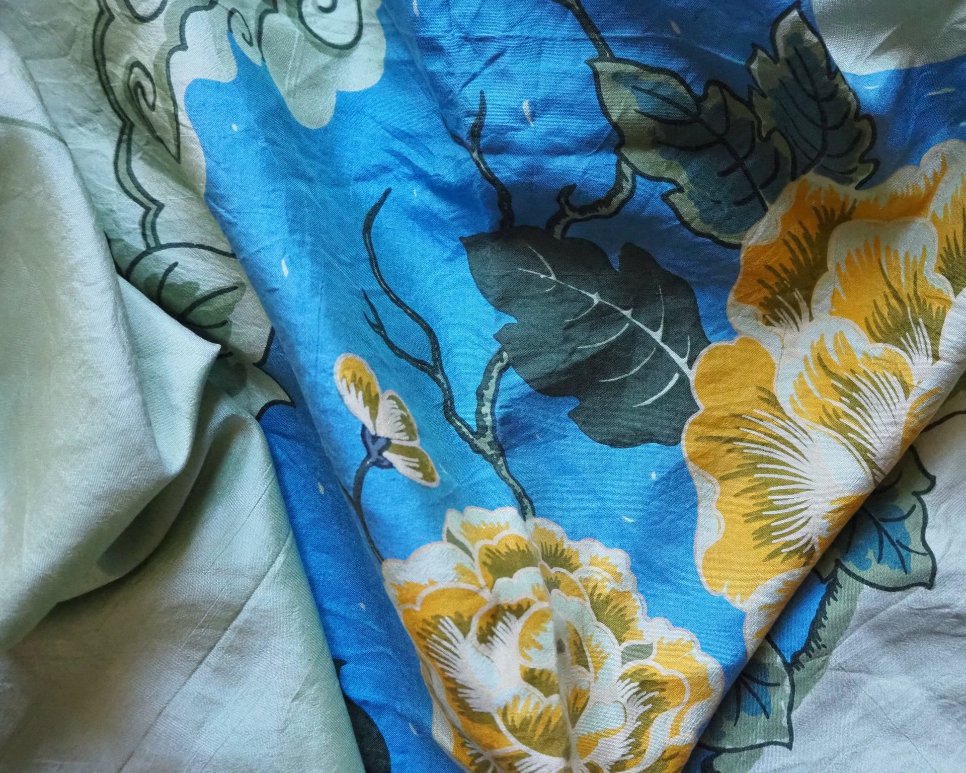 Vintage silk scarf | Floral silk scarf | Light green silk scarf | Large vintage silk scarf | Thai silk scarf | Floral silk scarf