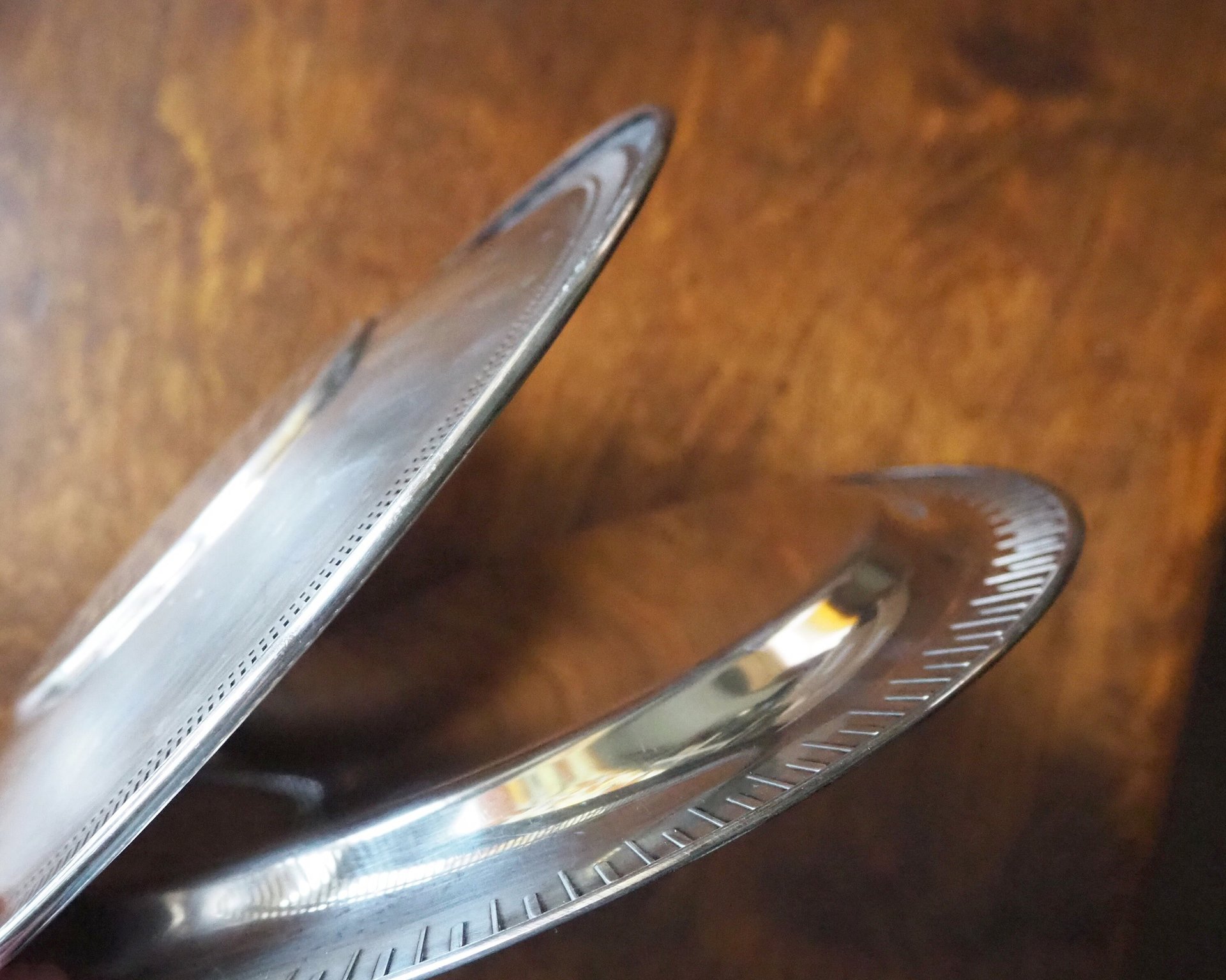 Set of two vintage alpacca silver trays | Mismatched vintage silver trays | Vintage silver plated plates | Alpacca silver platters