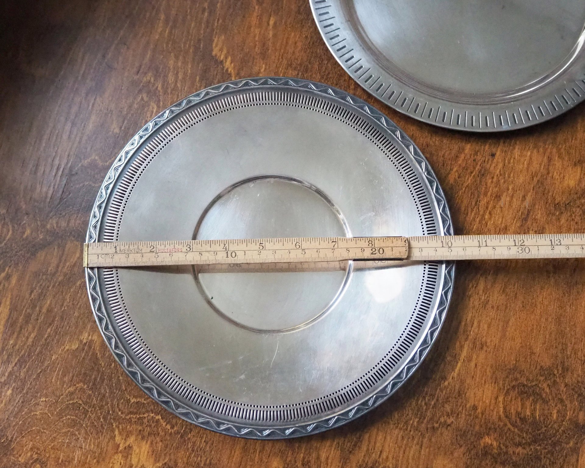 Set of two vintage alpacca silver trays | Mismatched vintage silver trays | Vintage silver plated plates | Alpacca silver platters