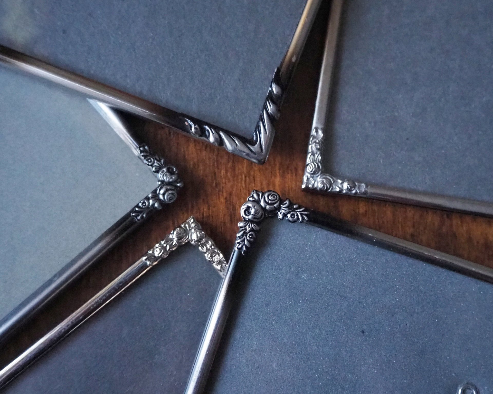 Set of five vintage photo frames | Mismatched vintage picture frames | Vintage silver plated picture frames | Vintage silver plated frames