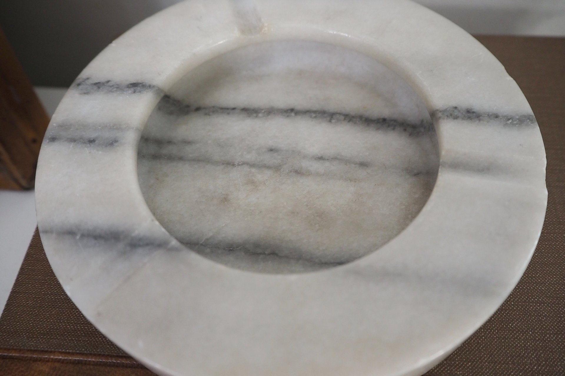 Vintage marble ashtray | Vintage ashtray | White and grey marble ashtray | Marble ashtray | White marble ashtray