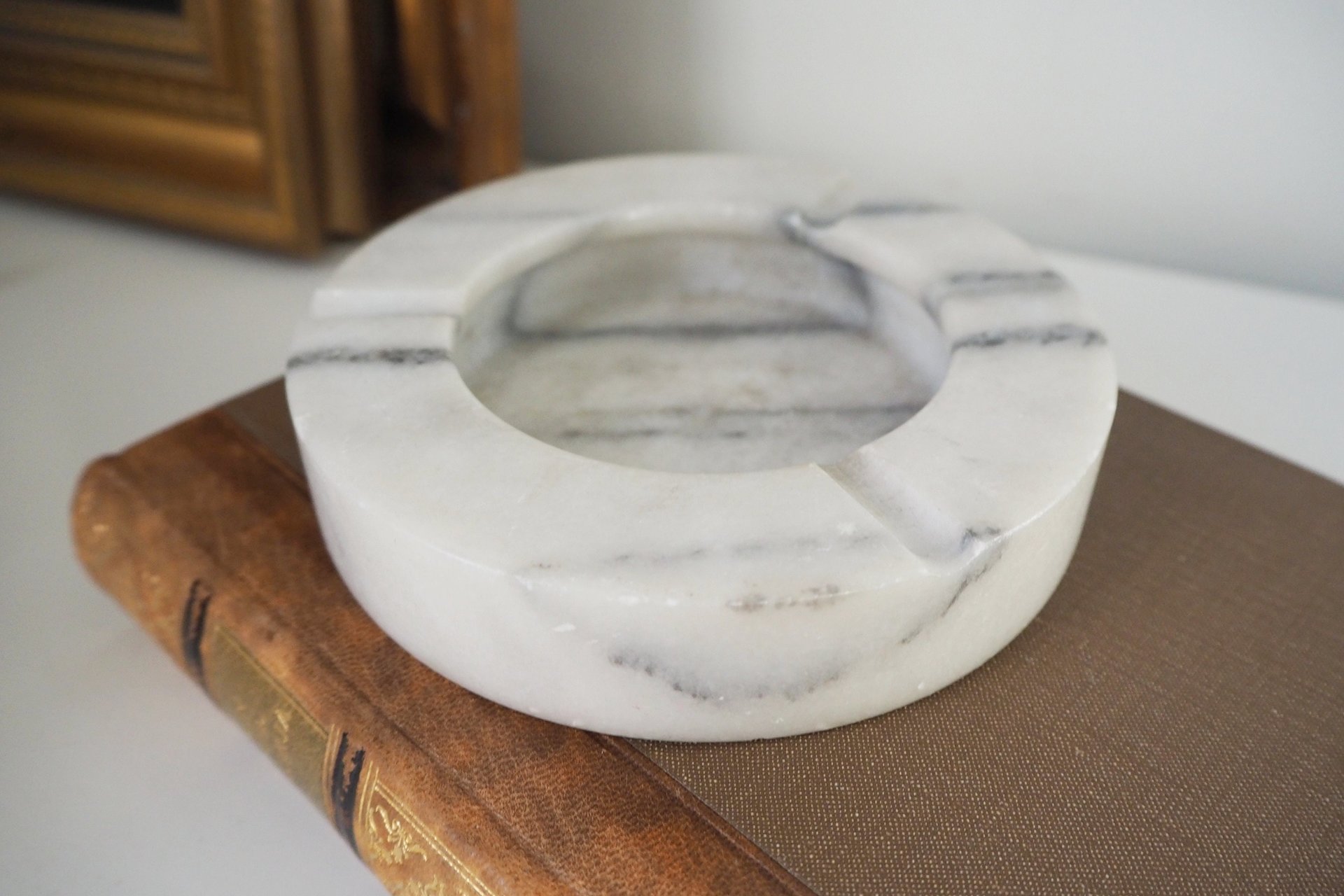 Vintage marble ashtray | Vintage ashtray | White and grey marble ashtray | Marble ashtray | White marble ashtray