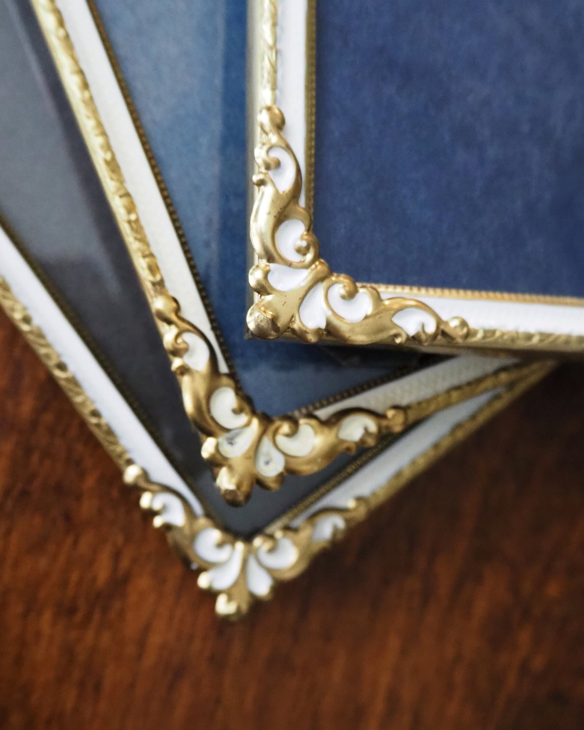 Set of three vintage photo frames | Set of three matching vintage frames | Vintage brass picture frames | Brass and white frames