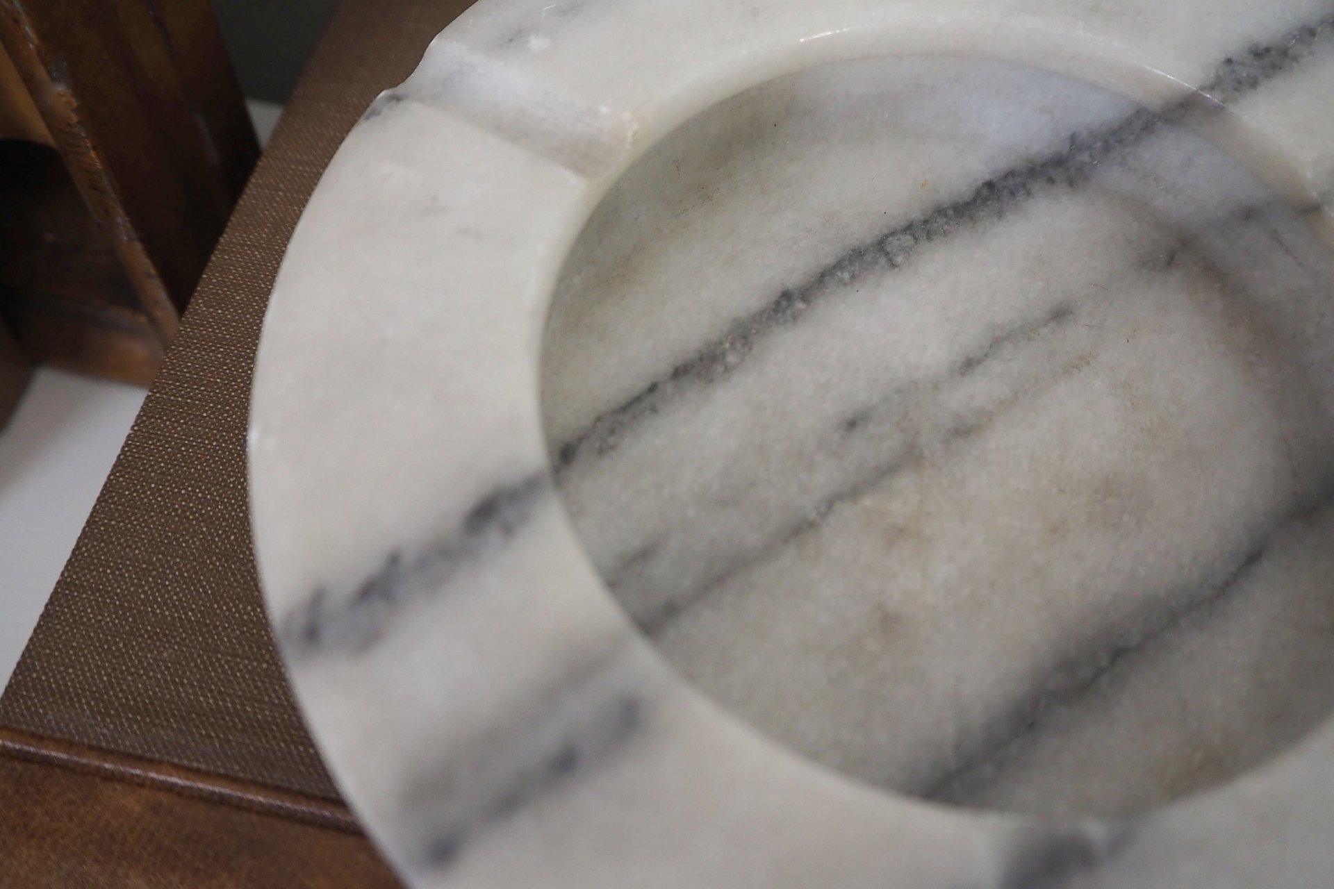 Vintage marble ashtray | Vintage ashtray | White and grey marble ashtray | Marble ashtray | White marble ashtray