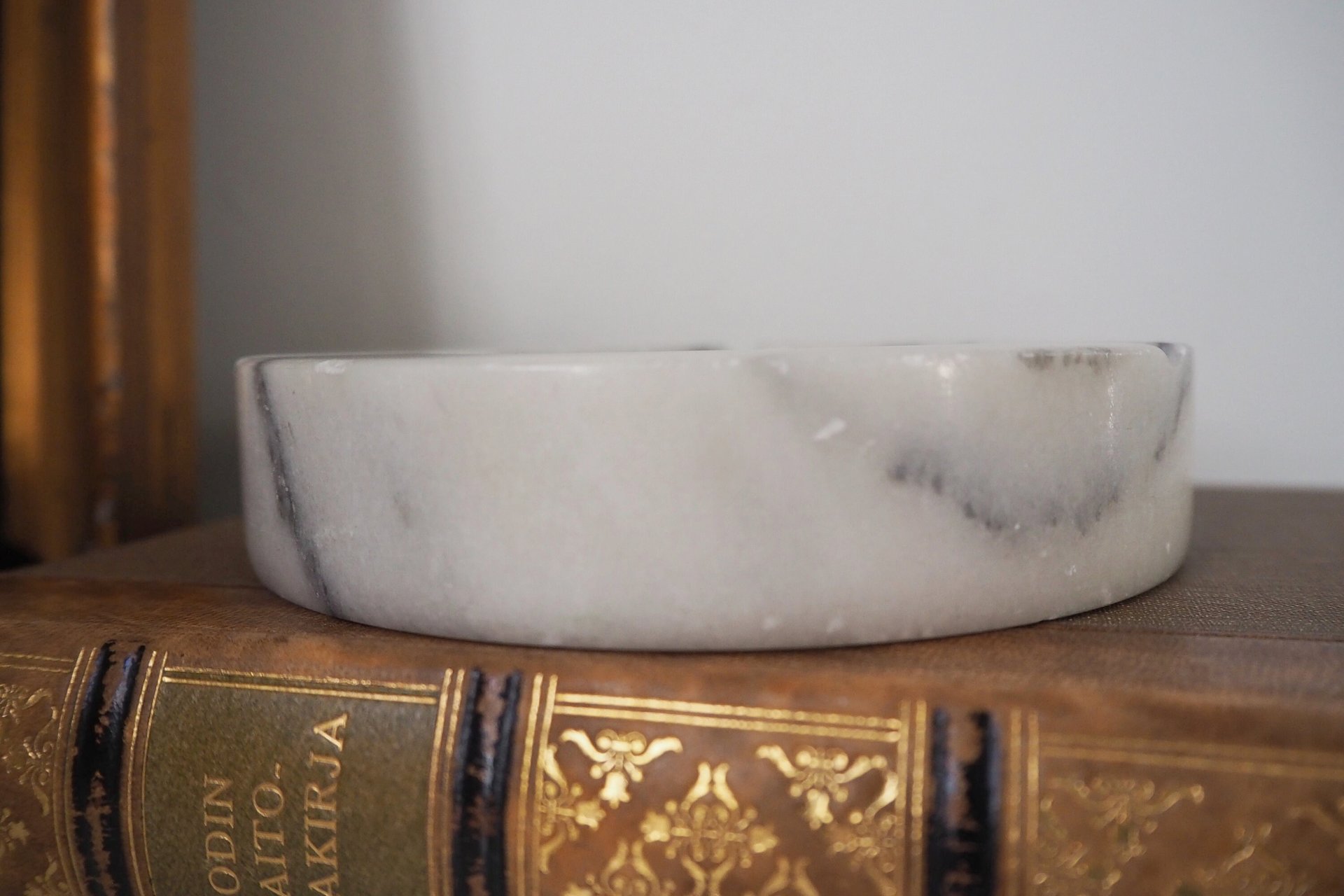 Vintage marble ashtray | Vintage ashtray | White and grey marble ashtray | Marble ashtray | White marble ashtray