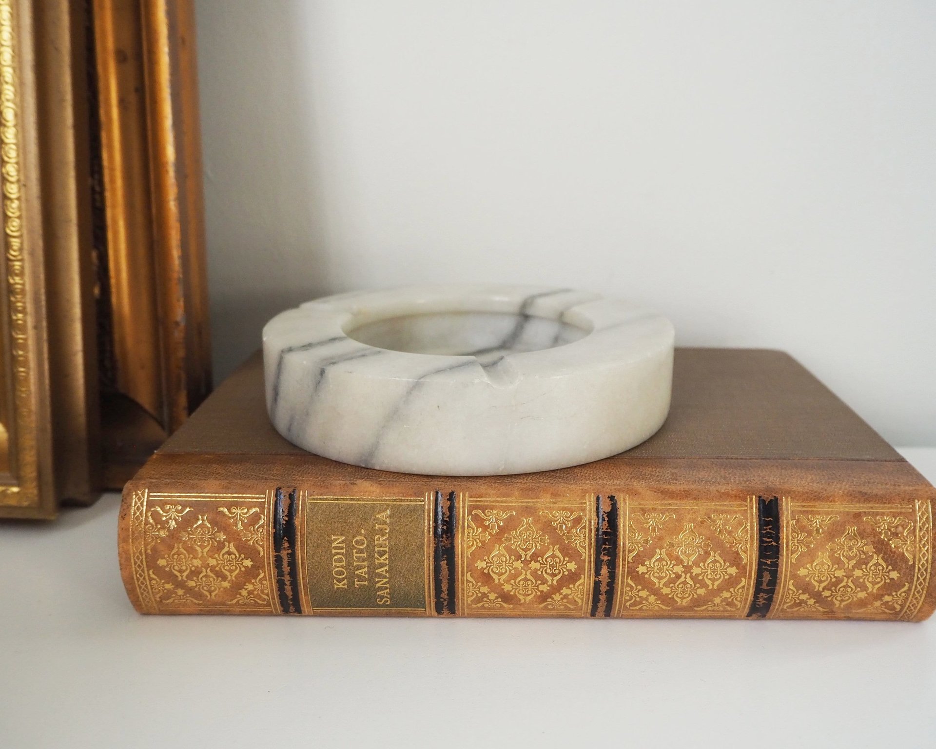 Vintage marble ashtray | Vintage ashtray | White and grey marble ashtray | Marble ashtray | White marble ashtray