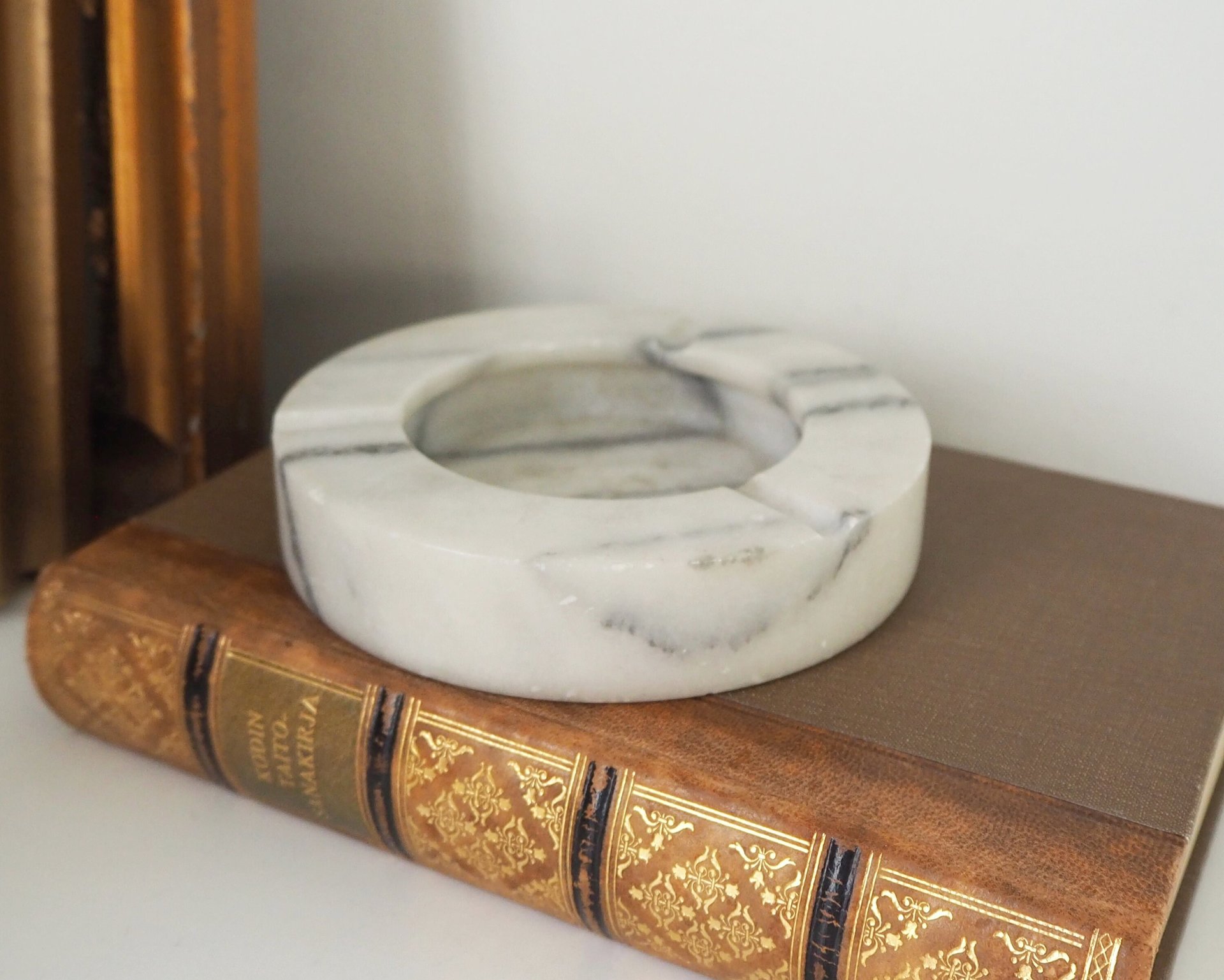 Vintage marble ashtray | Vintage ashtray | White and grey marble ashtray | Marble ashtray | White marble ashtray