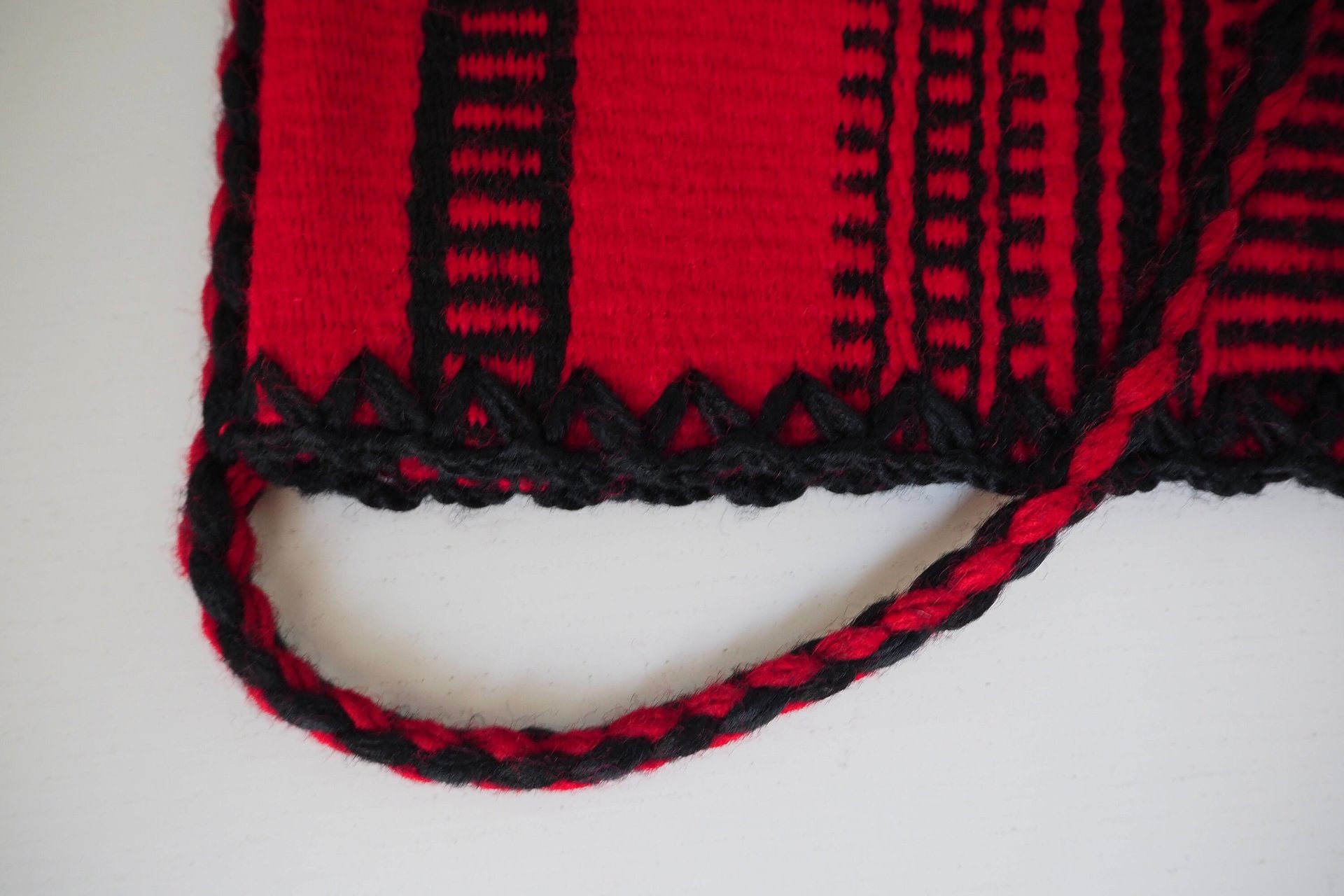 Vintage bag | Red and black shepherd's bag | Wool crossbody bag | Vintage wool bag | Red crossbody bag