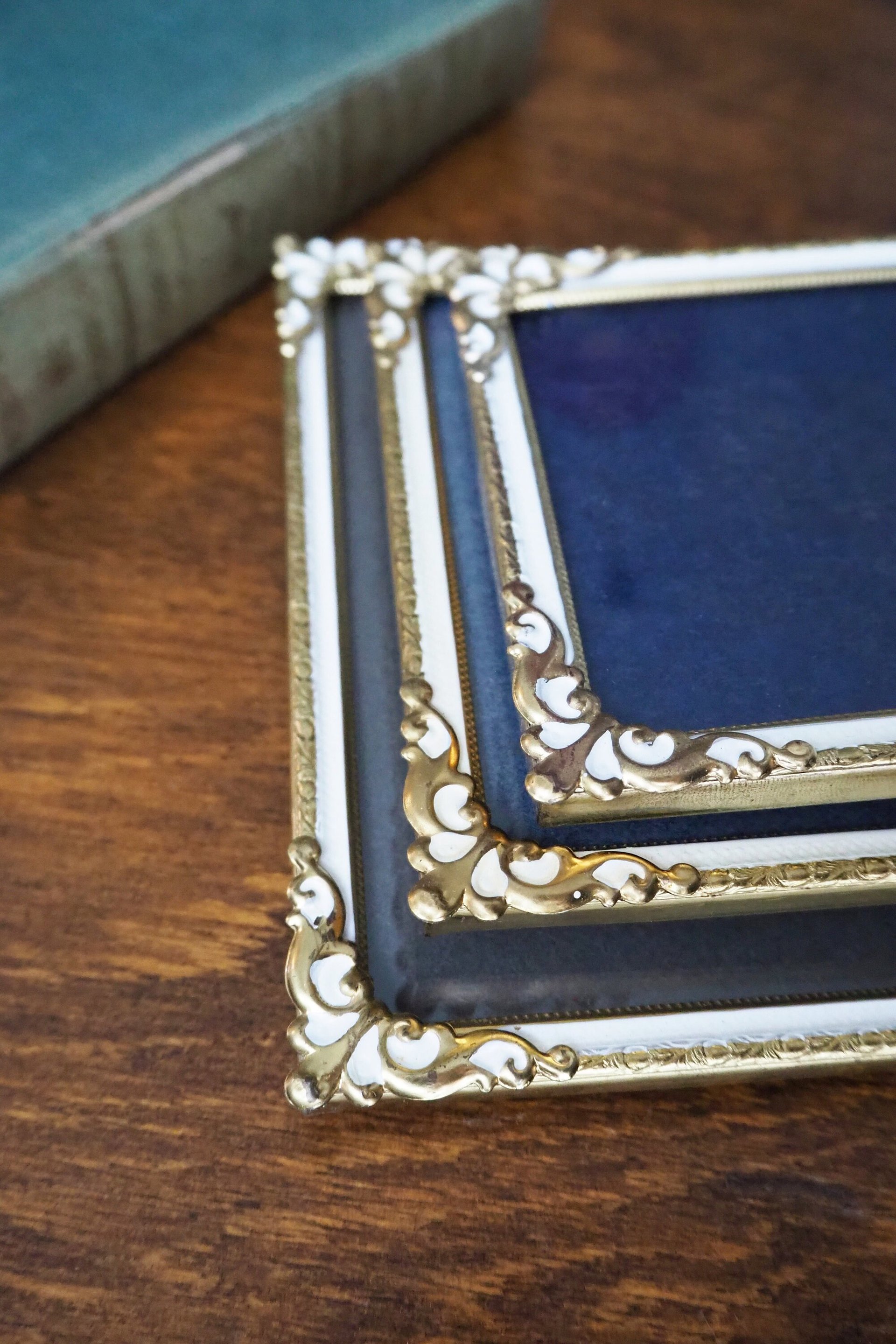 Set of three vintage photo frames | Set of three matching vintage frames | Vintage brass picture frames | Brass and white frames
