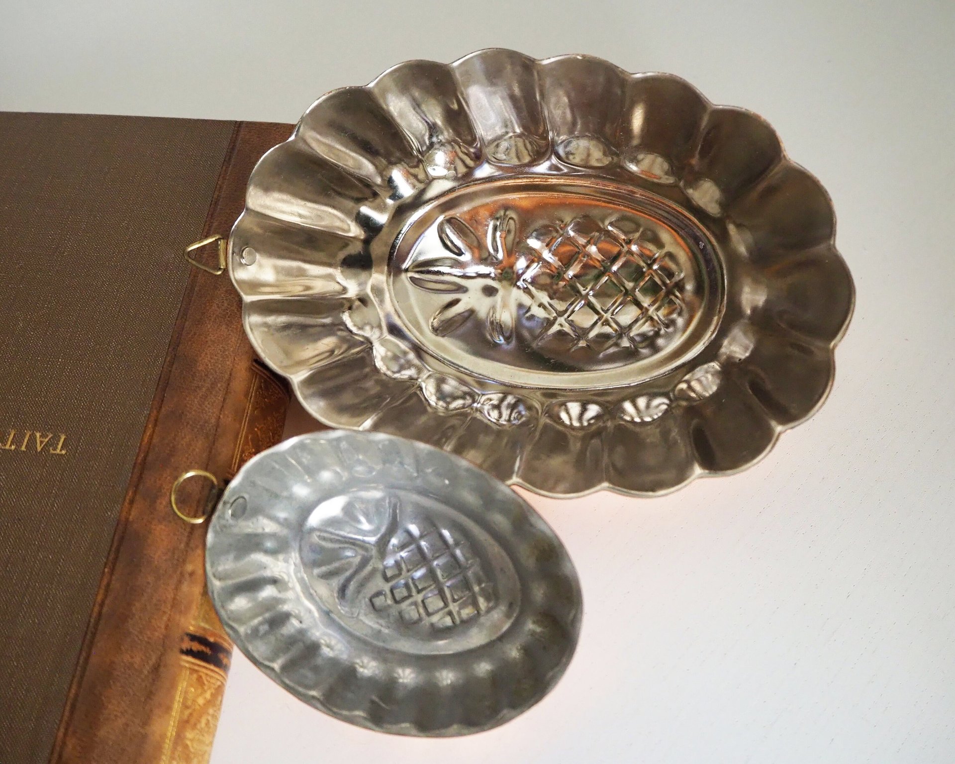 Vintage copper molds | Copper pineapple molds | Set of two vintage copper baking tins | Vintage copper baking tins