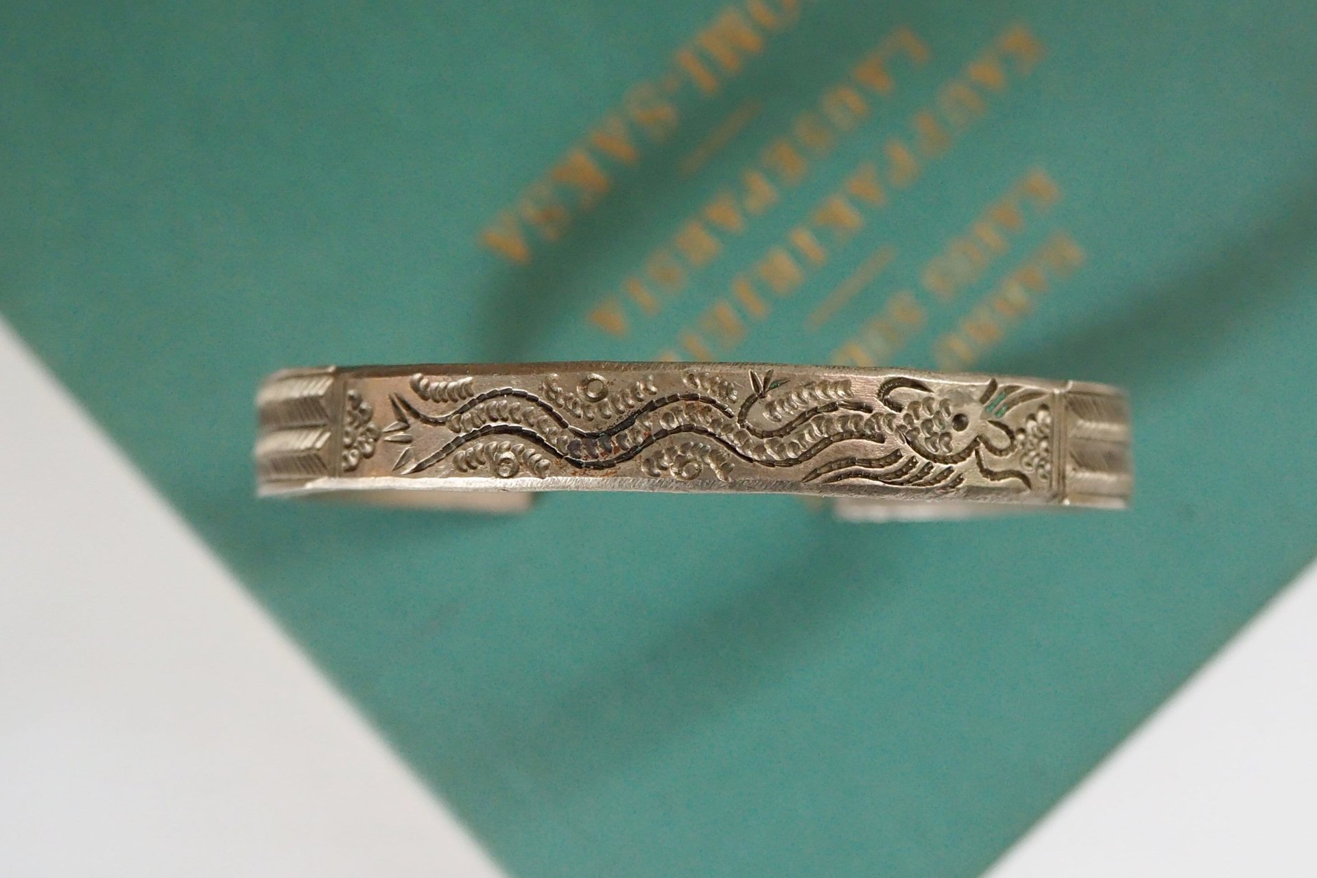 Vintage cuff bracelet | Engraved silver bangle | Silver tone cuff bracelet | Vintage boho bangle | Engraved cuff bracelet