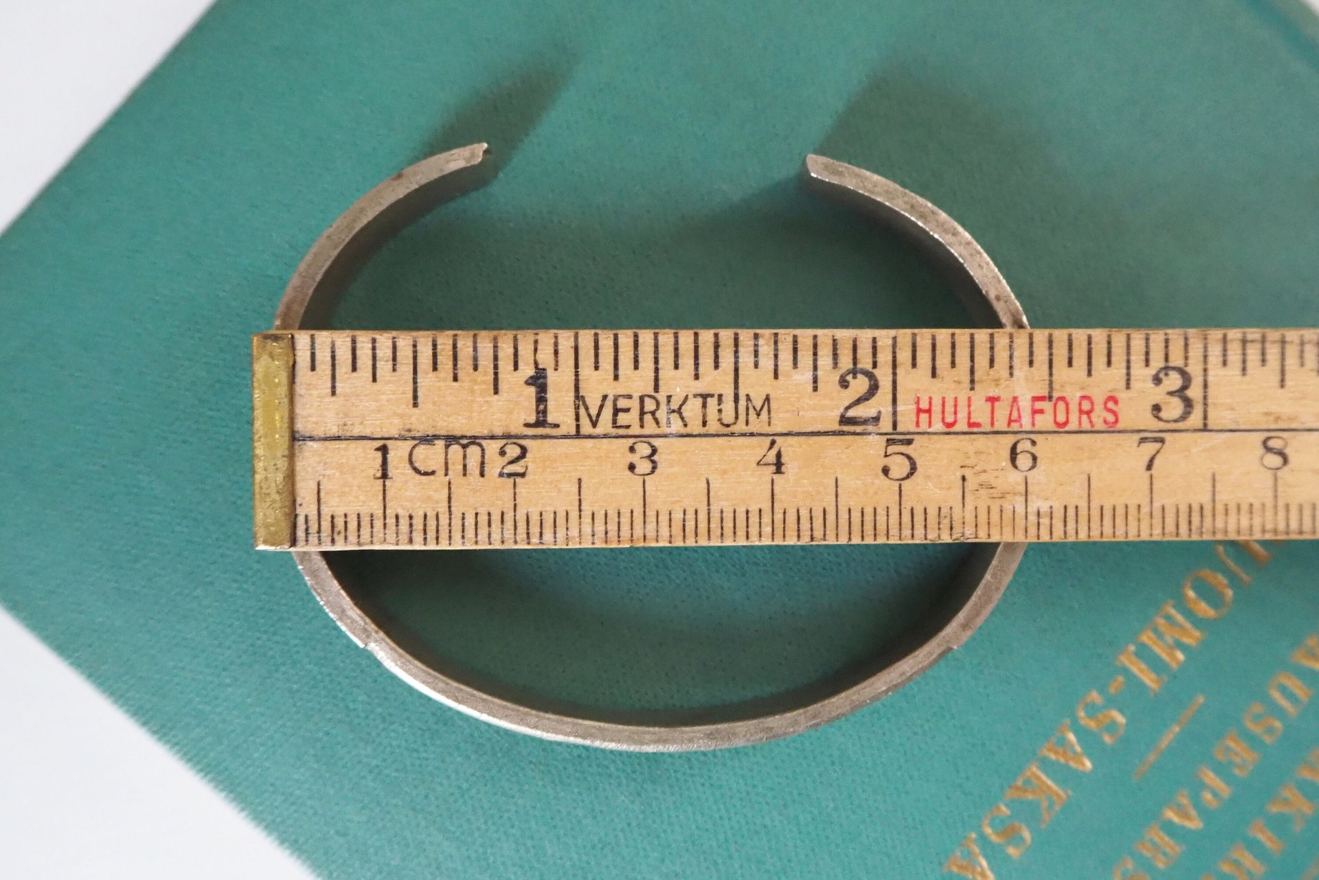 Vintage cuff bracelet | Engraved silver bangle | Silver tone cuff bracelet | Vintage boho bangle | Engraved cuff bracelet