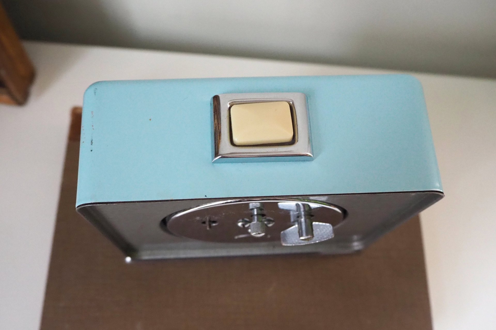 Vintage alarm clock | Shanghai Diamond alarm clock | Vintage wind up clock | Retro sky blue alarm clock | Working order