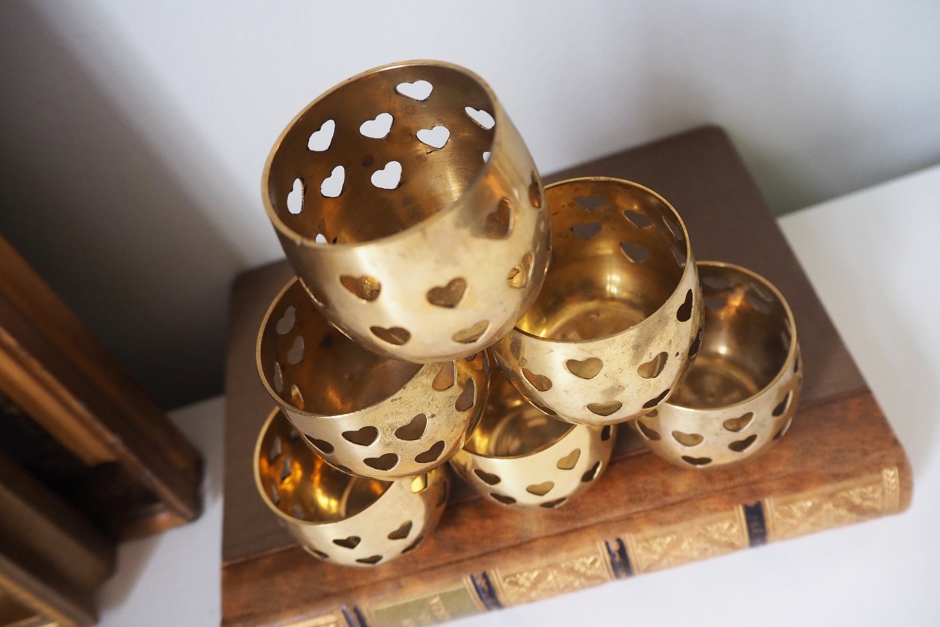 Set of six vintage tealight candle holders | Brass tealight candleholders | Vintage brass votive candleholders | Brass tealight holders