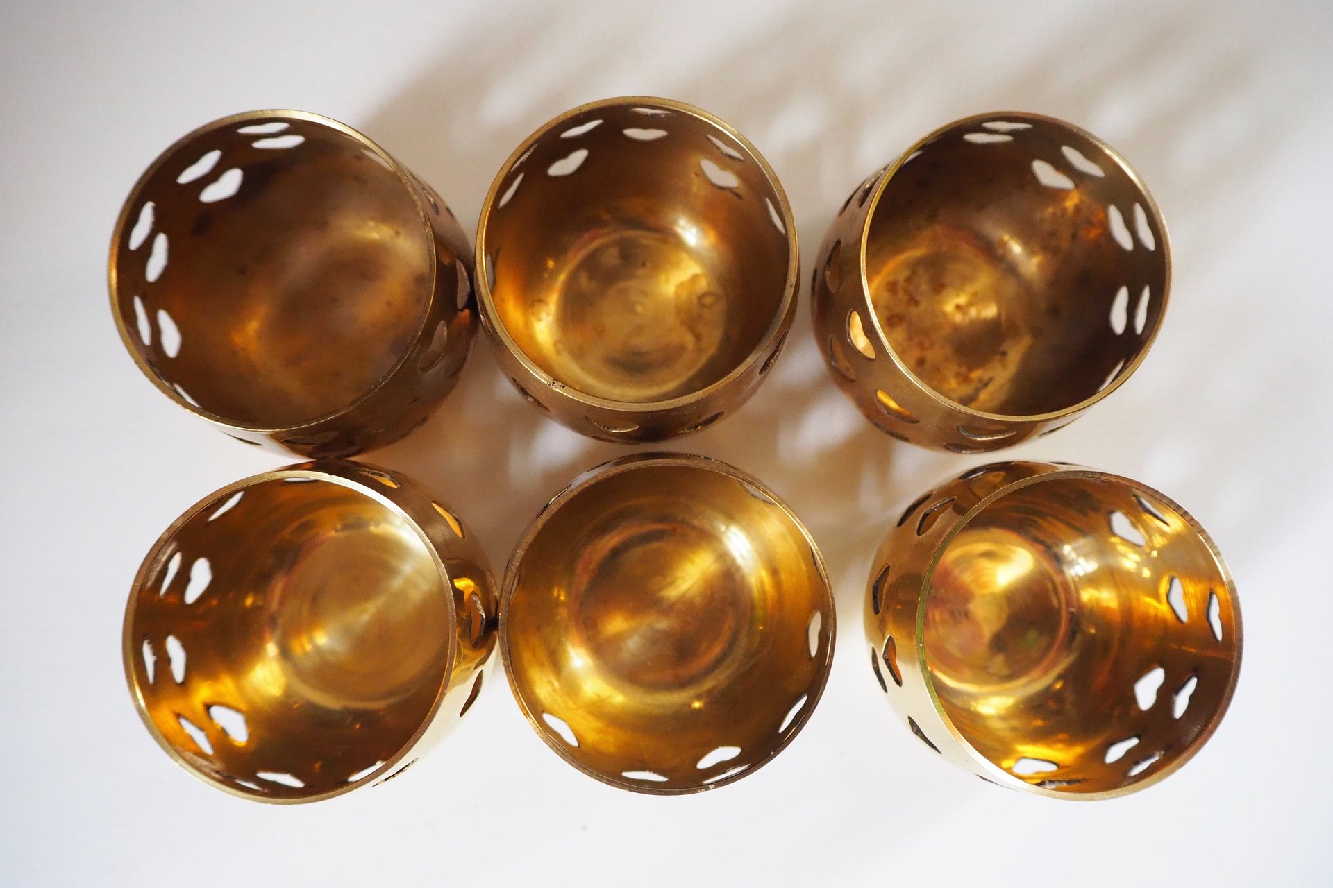Set of six vintage tealight candle holders | Brass tealight candleholders | Vintage brass votive candleholders | Brass tealight holders
