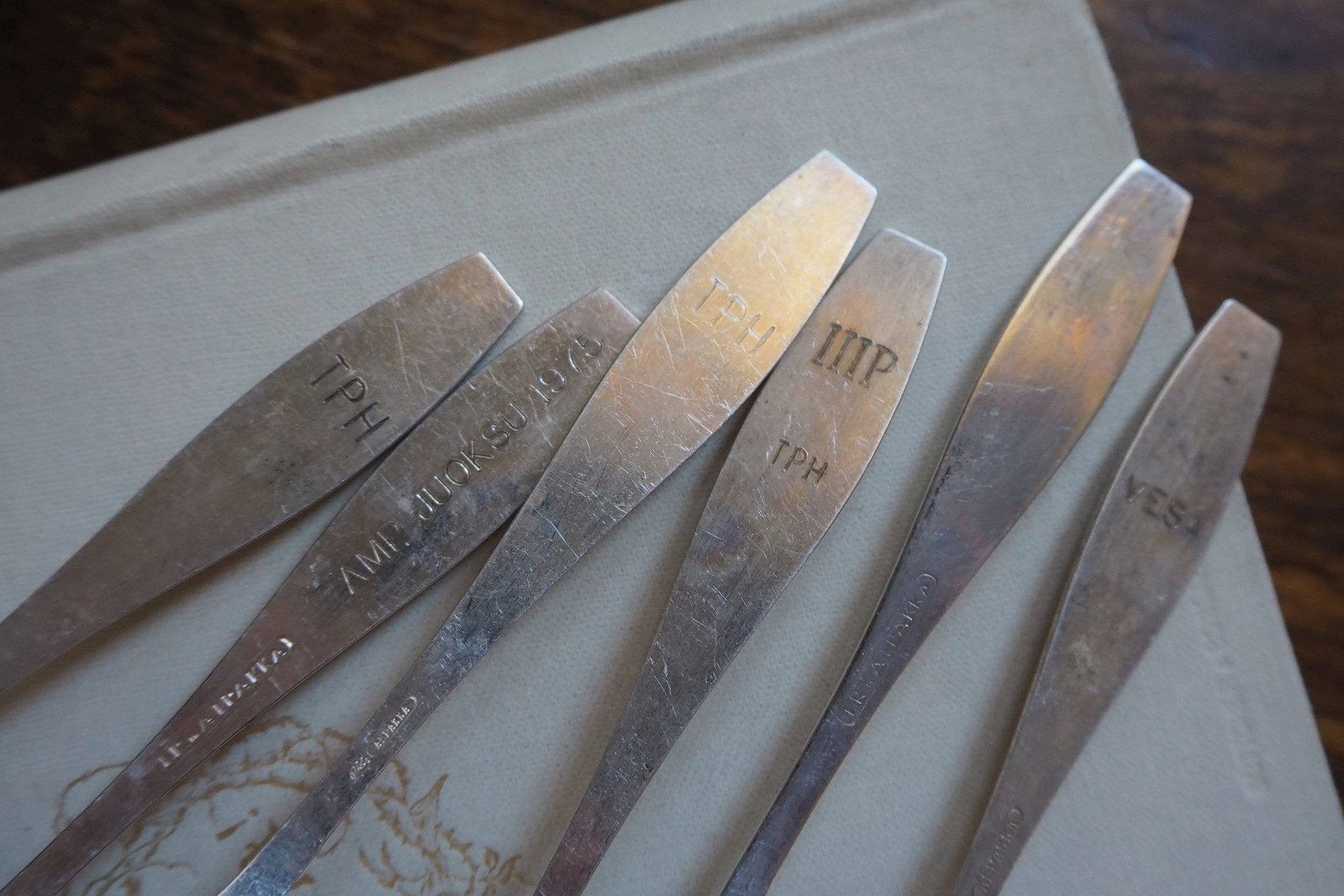 Set of six vintage coffee spoons | Vintage alpacca silver coffee spoons | Small spoons | Pine cone coffee spoon set | Vintage alpacca spoons