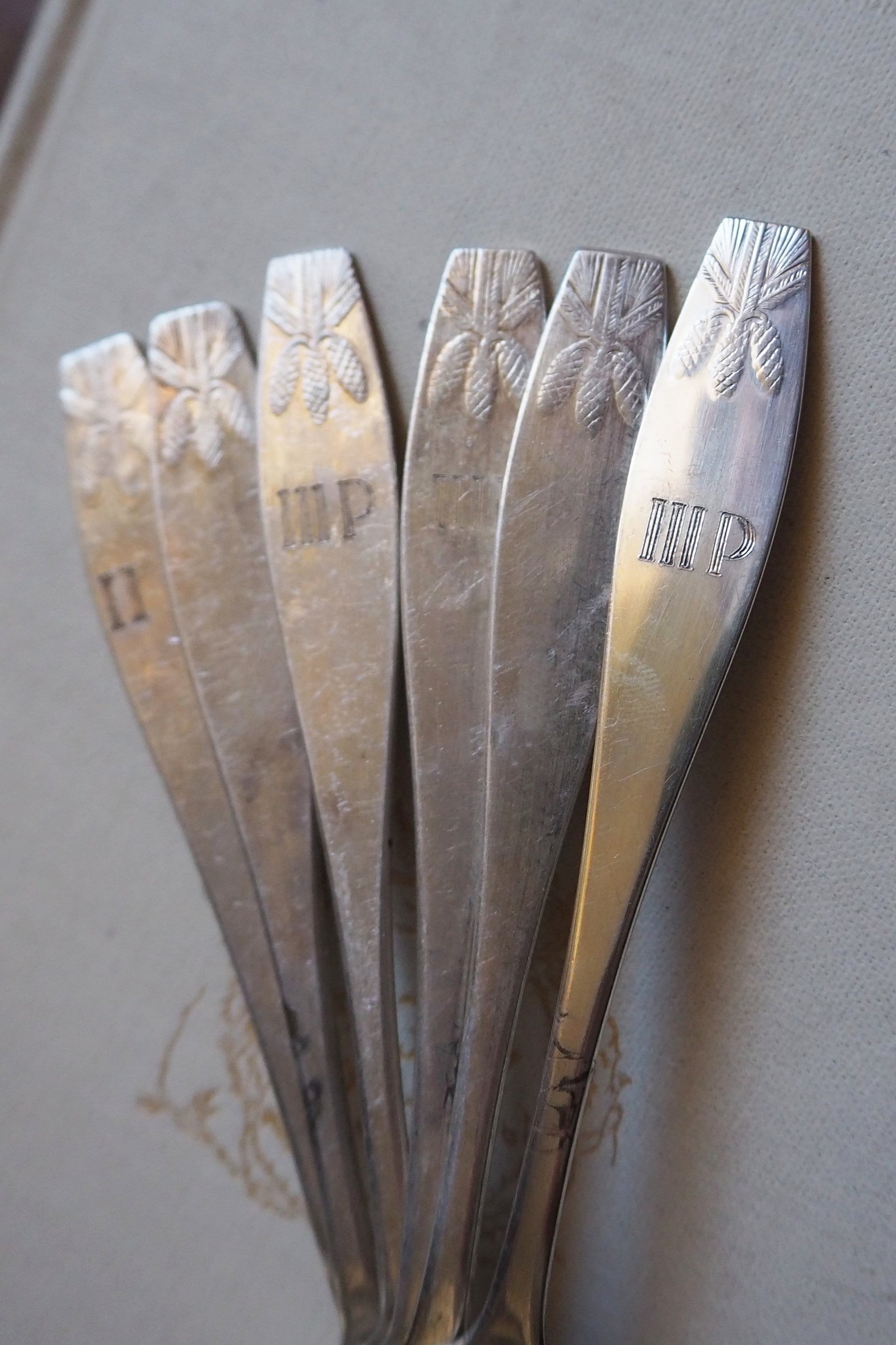 Set of six vintage coffee spoons | Vintage alpacca silver coffee spoons | Small spoons | Pine cone coffee spoon set | Vintage alpacca spoons