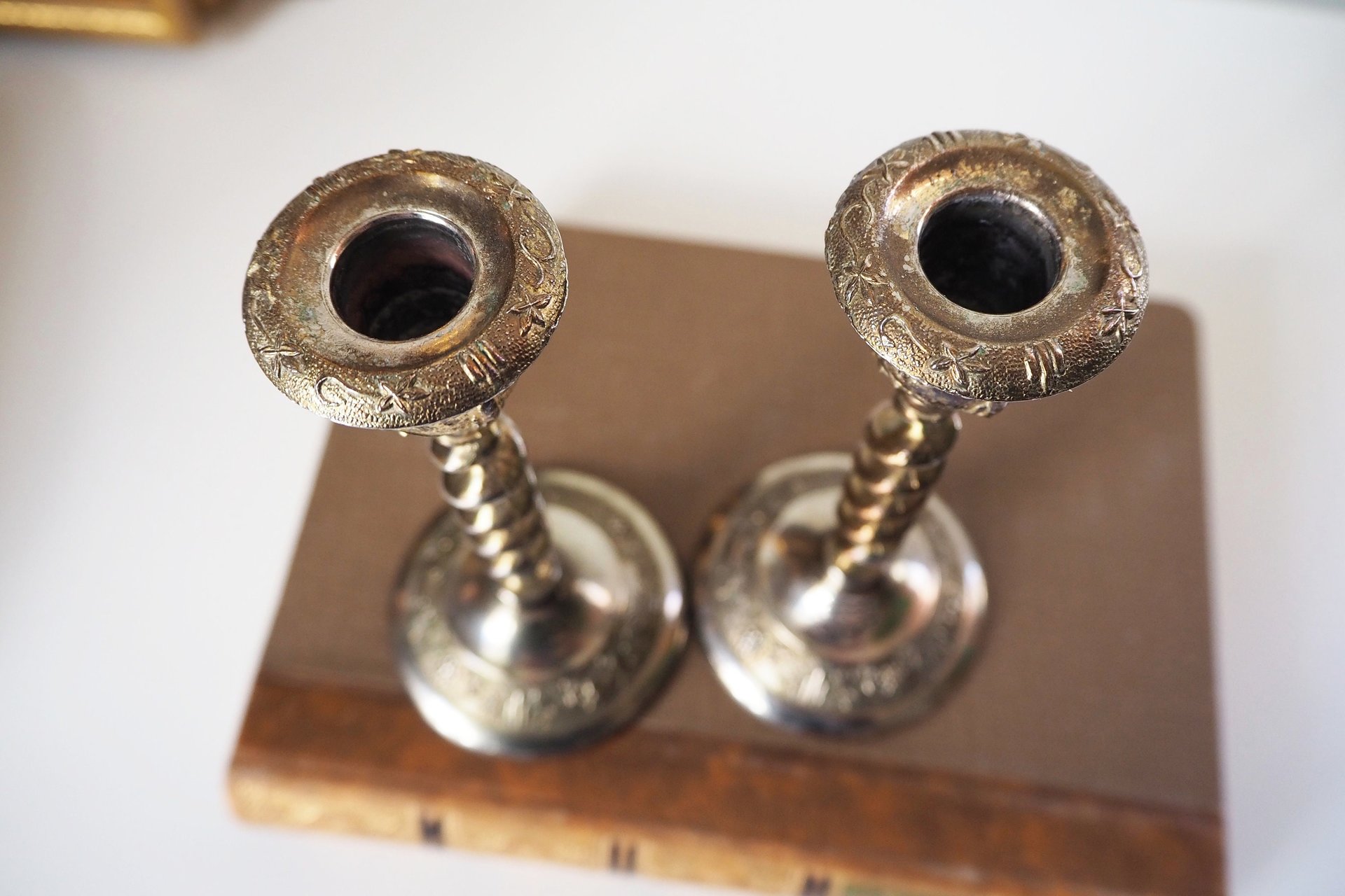 Set of two vintage candlestick holders | Twisted candle holders | Small candlestick holders | Vintage candle holder pair | Made in England