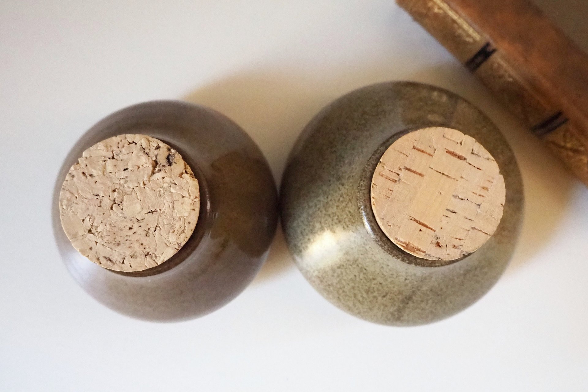 Set of two vintage ceramic jars | Glazed ceramic jars with cork lids | Brown stoneware jars | Vintage spice jars | Mismatched ceramic jars