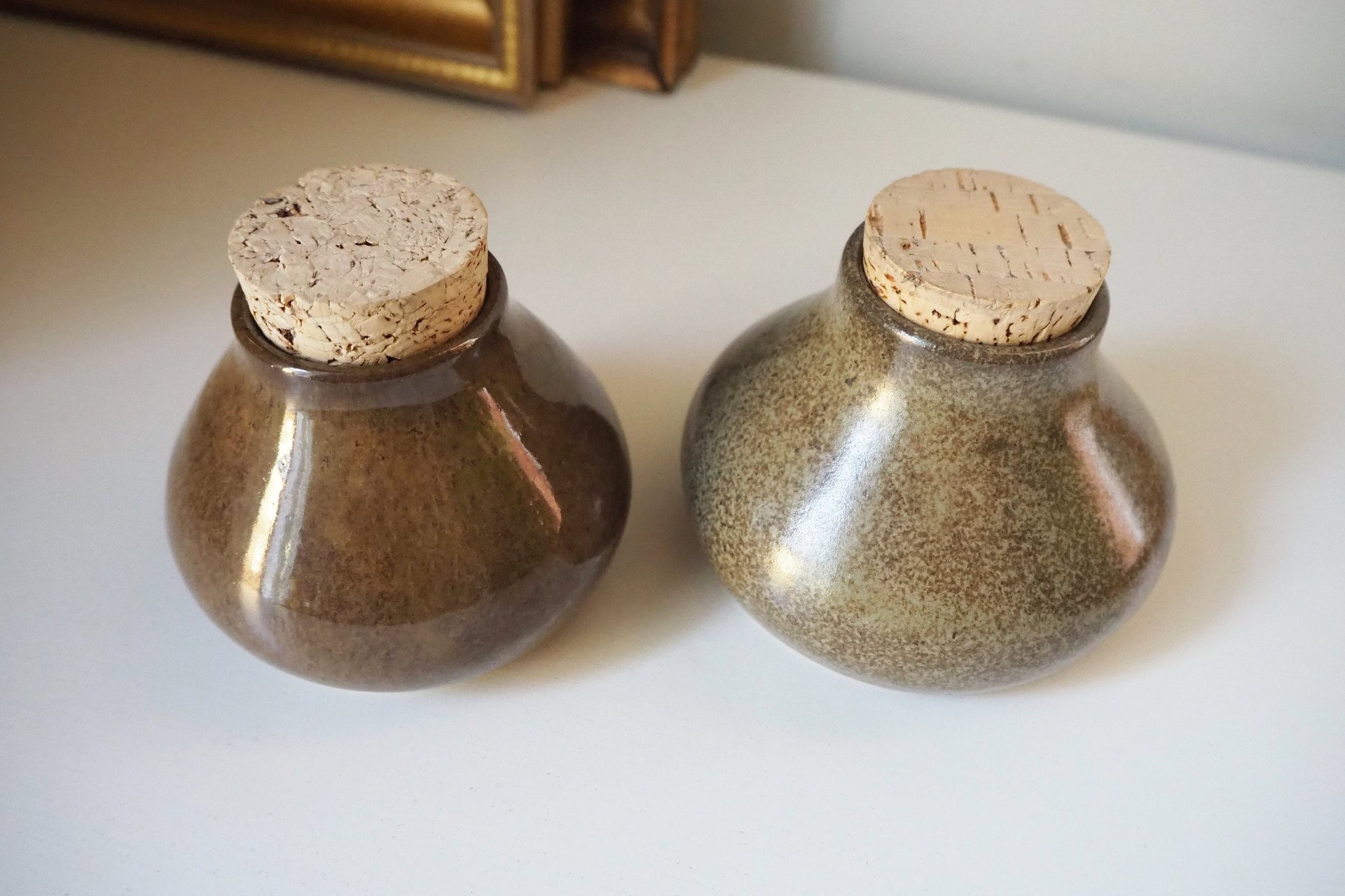 Set of two vintage ceramic jars | Glazed ceramic jars with cork lids | Brown stoneware jars | Vintage spice jars | Mismatched ceramic jars