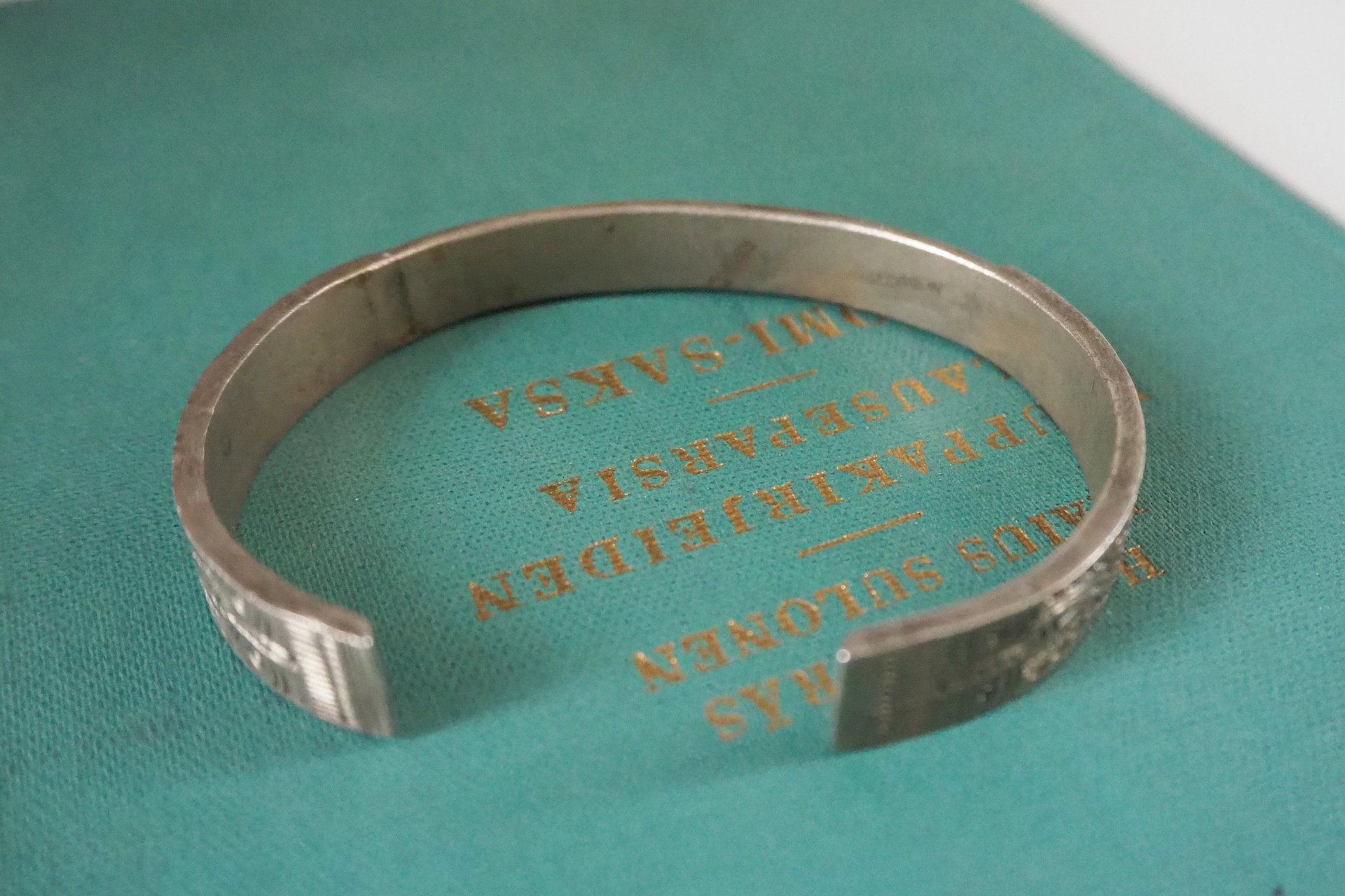Vintage cuff bracelet | Engraved silver bangle | Silver tone cuff bracelet | Vintage boho bangle | Engraved cuff bracelet