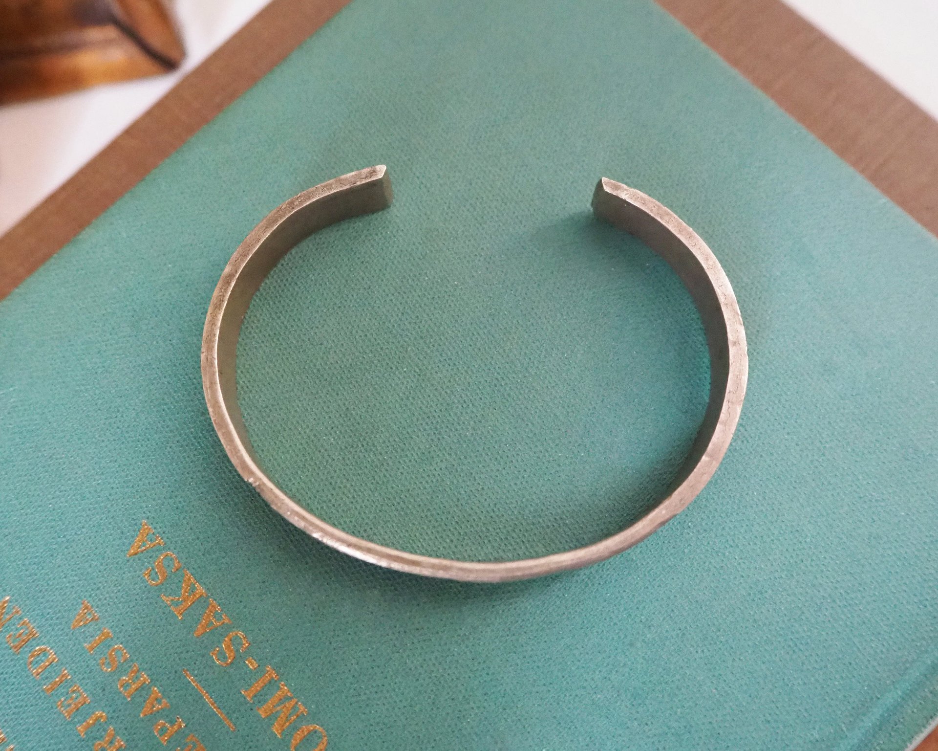 Vintage cuff bracelet | Engraved silver bangle | Silver tone cuff bracelet | Vintage boho bangle | Engraved cuff bracelet