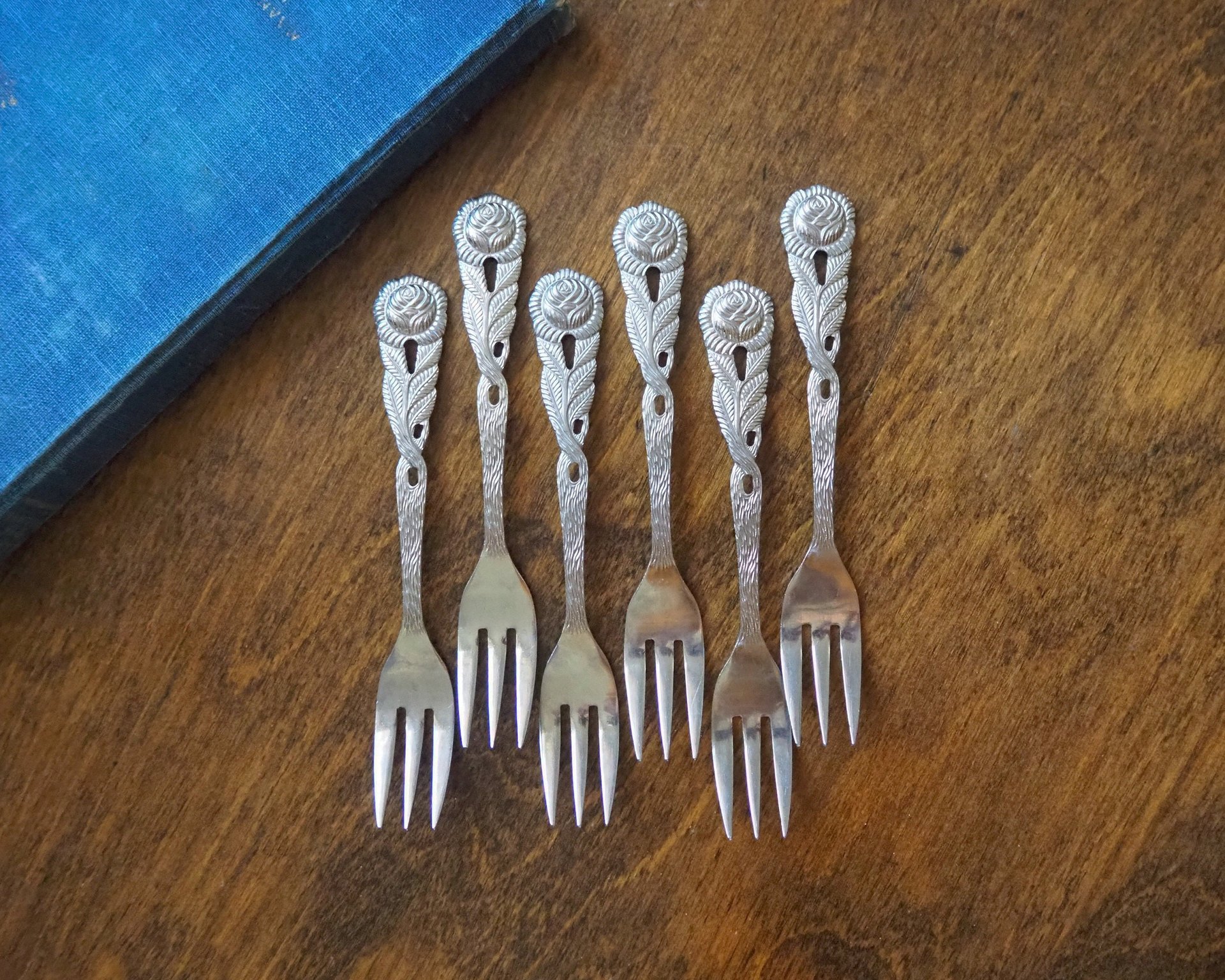 Set of six vintage dessert forks | Small vintage forks | Vintage dessert forks | Vintage dessert fork set | Amefa dessert forks