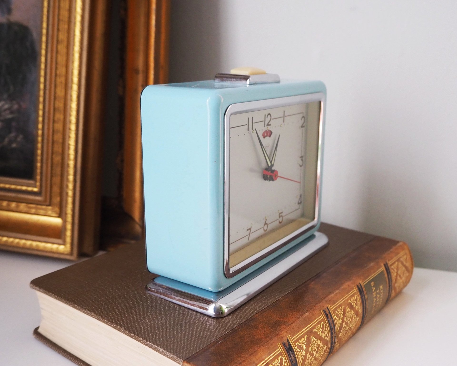 Vintage alarm clock | Shanghai Diamond alarm clock | Vintage wind up clock | Retro sky blue alarm clock | Working order