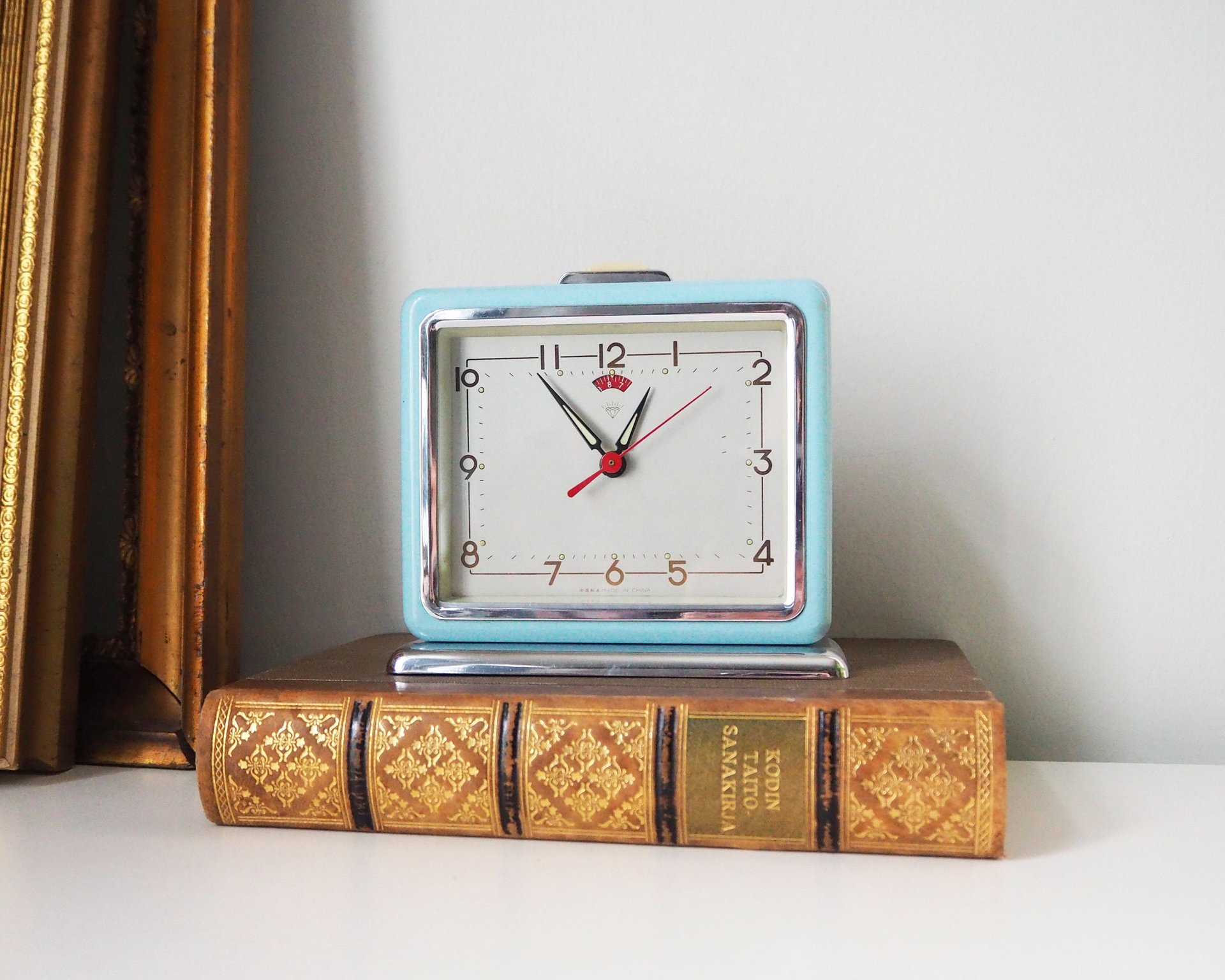 Vintage alarm clock | Shanghai Diamond alarm clock | Vintage wind up clock | Retro sky blue alarm clock | Working order