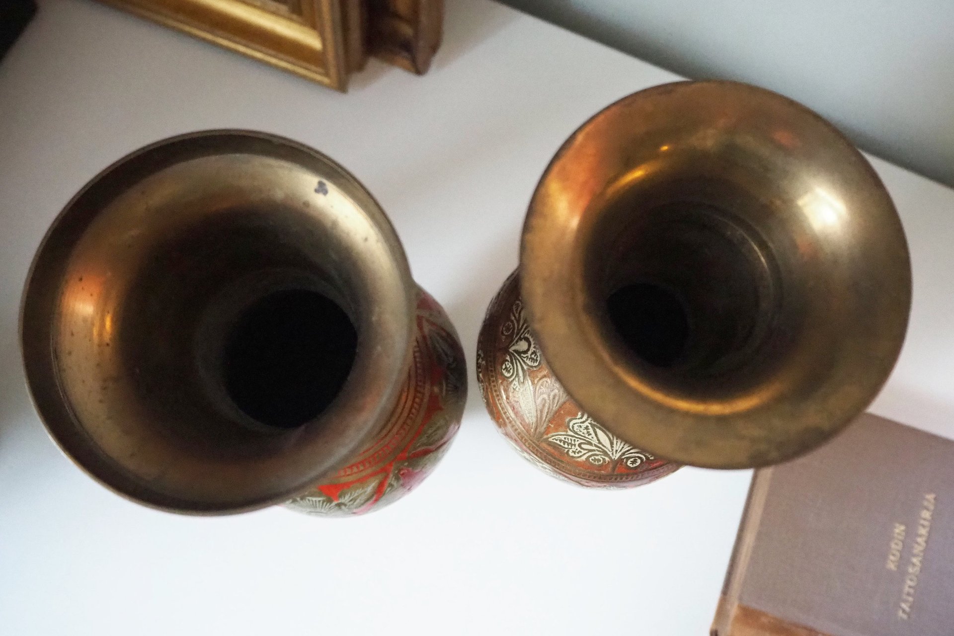Vintage brass vase | Large enamelled brass vase | Vintage brass vases | Tall brass vase | Vintage vase | Brass and red vase