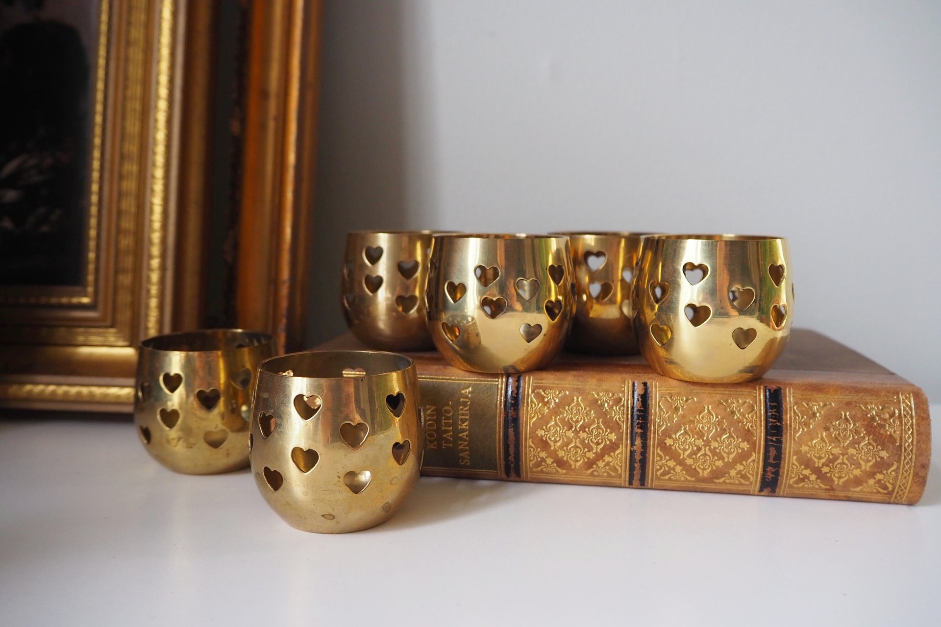 Set of six vintage tealight candle holders | Brass tealight candleholders | Vintage brass votive candleholders | Brass tealight holders